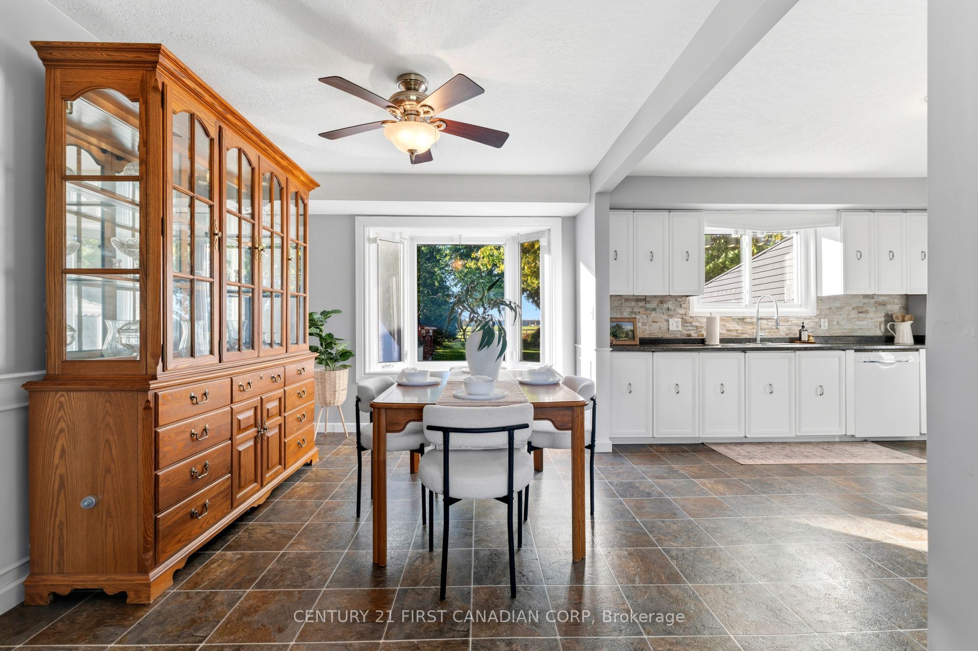 32831 Richmond Street Property Photo 7
