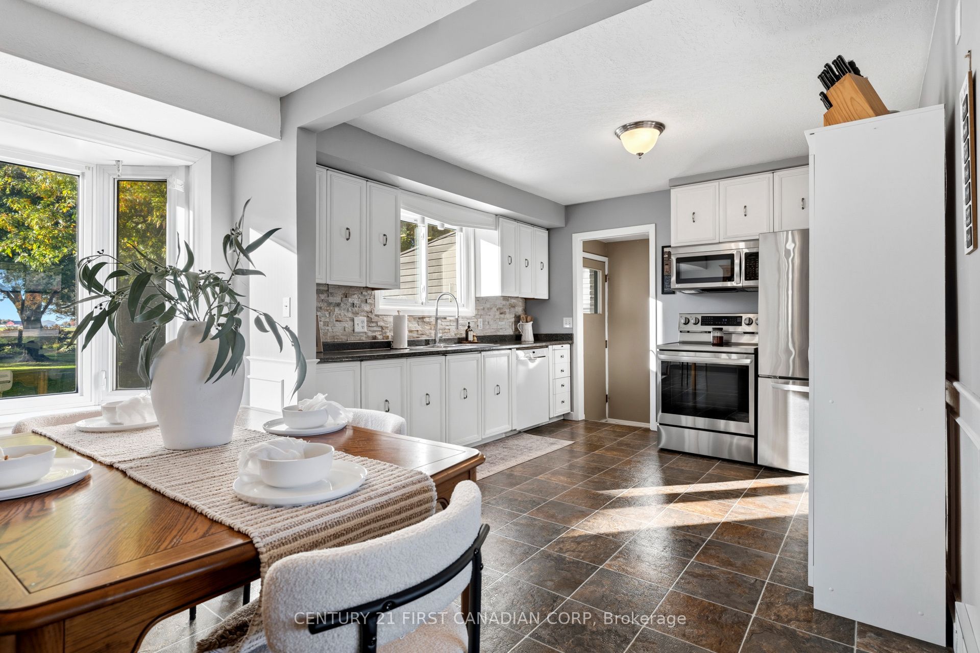 32831 Richmond Street Property Photo 11