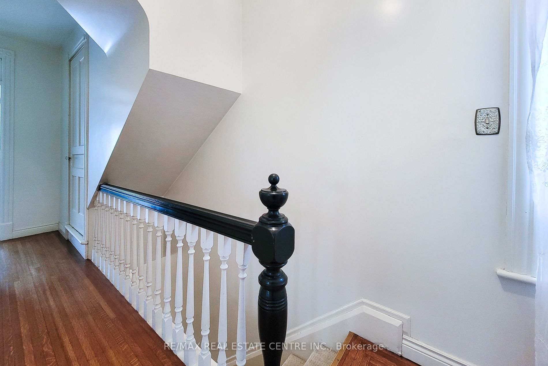 244 Hughson Street N Property Photo 34