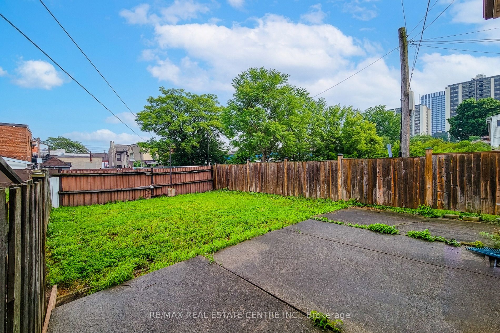 244 Hughson Street N Property Photo 36