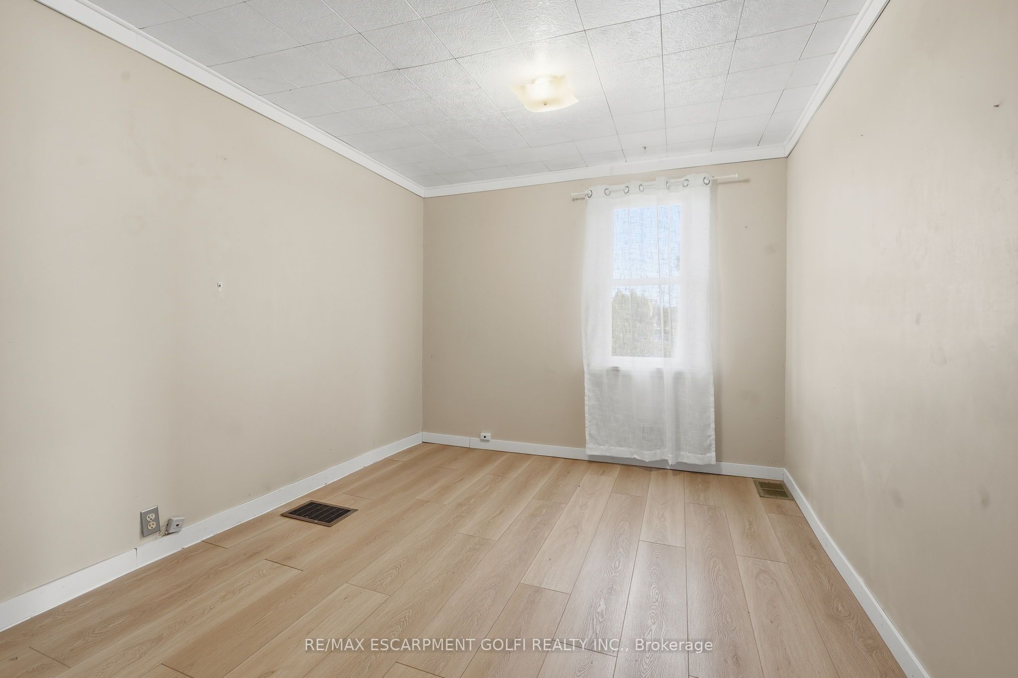 9943 Ort Road Property Photo 9