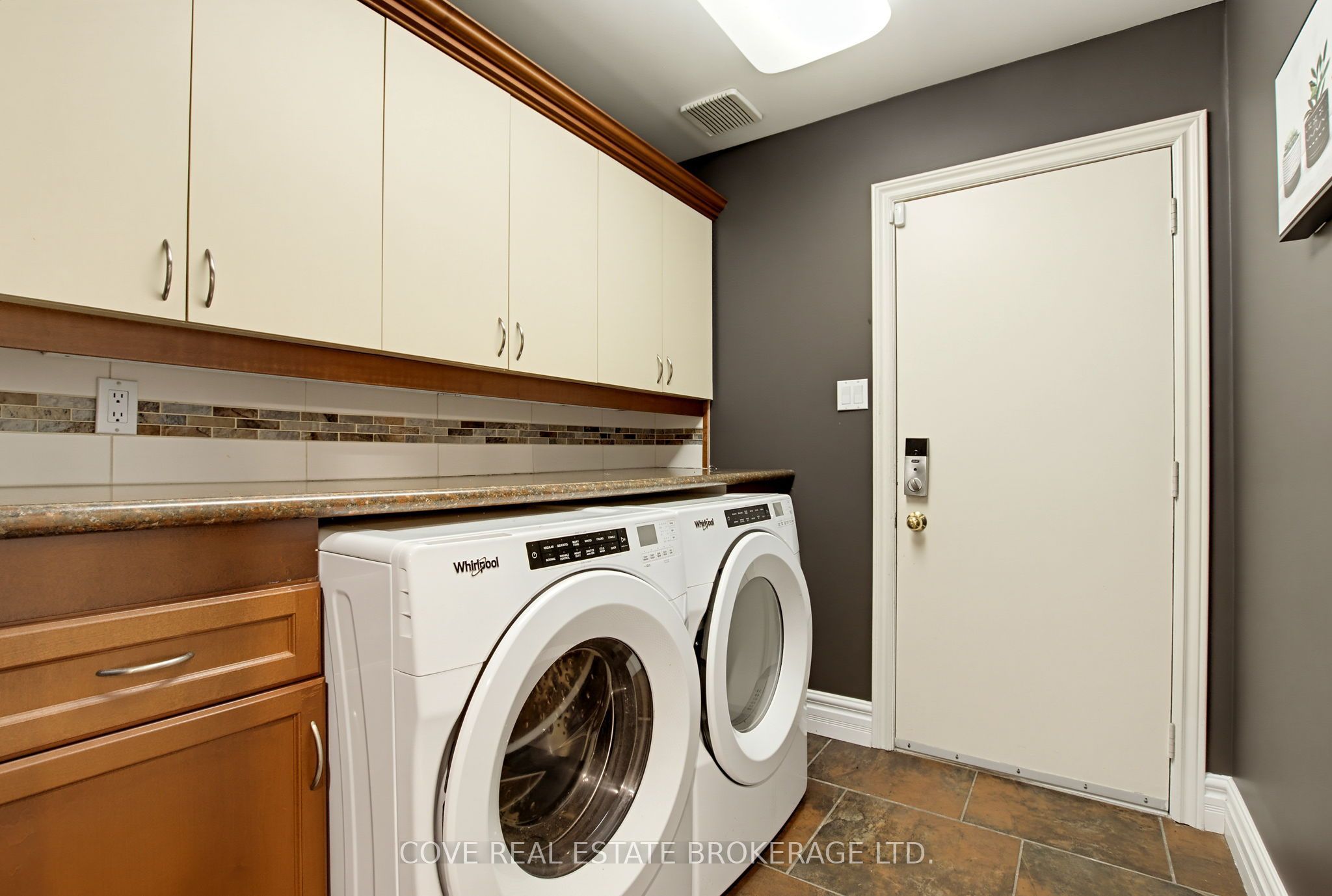 91 Sunnyside Drive Property Photo 31