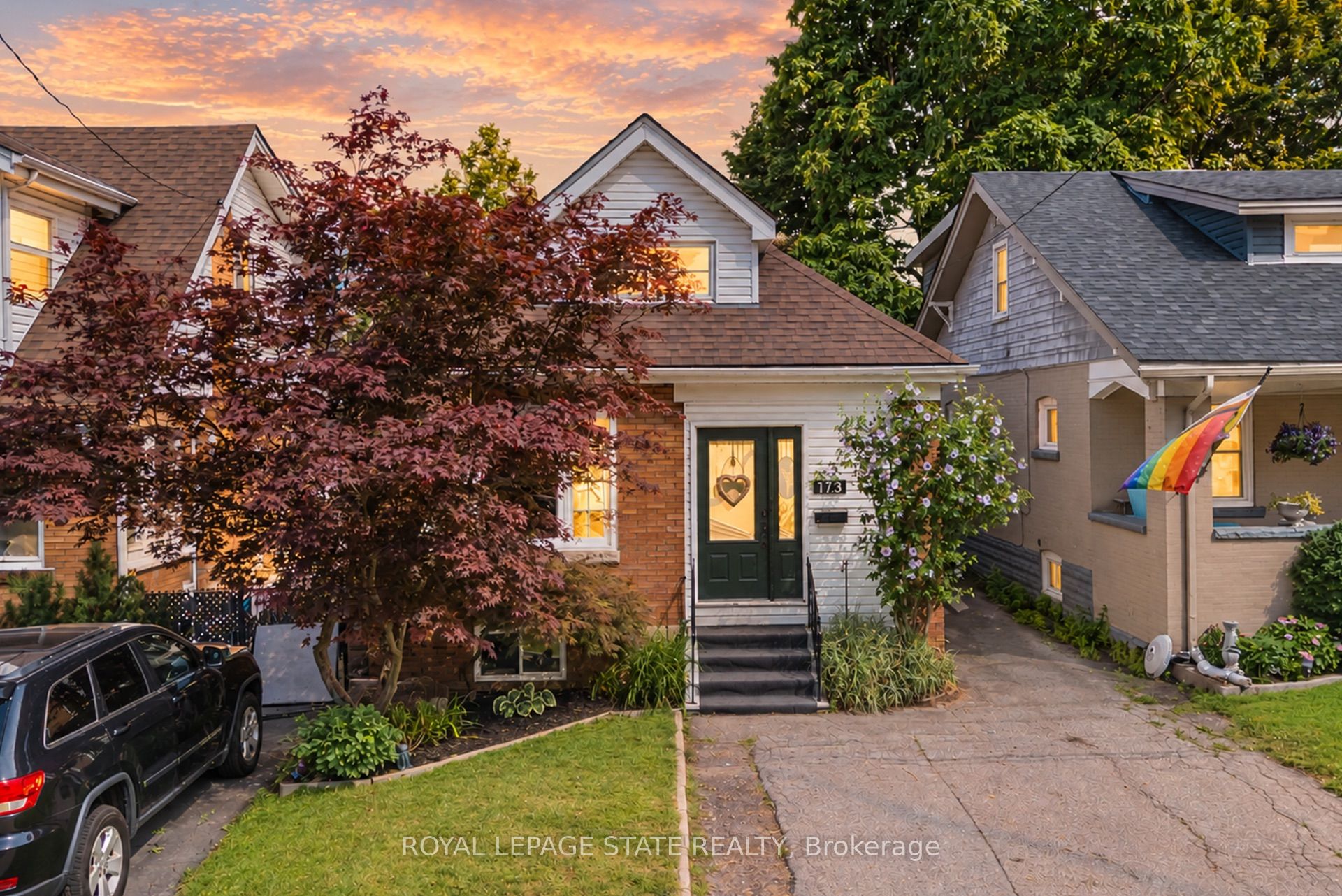 175 Rosslyn Avenue S Property Photo 1