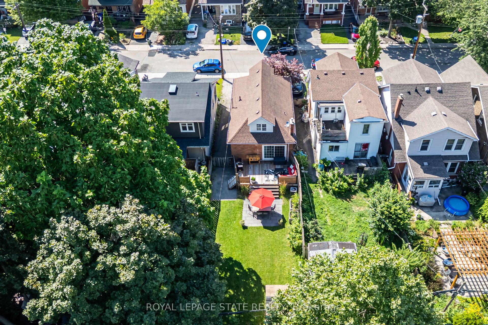 175 Rosslyn Avenue S Property Photo 2