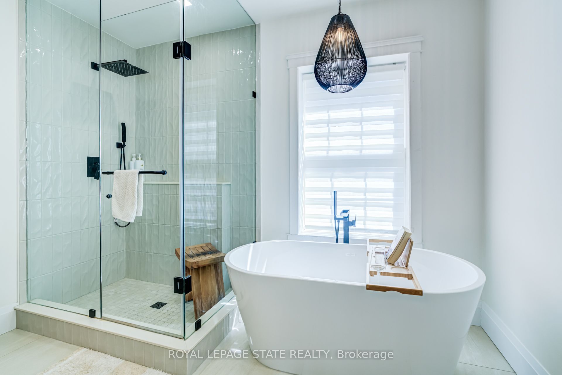 175 Rosslyn Avenue S Property Photo 24