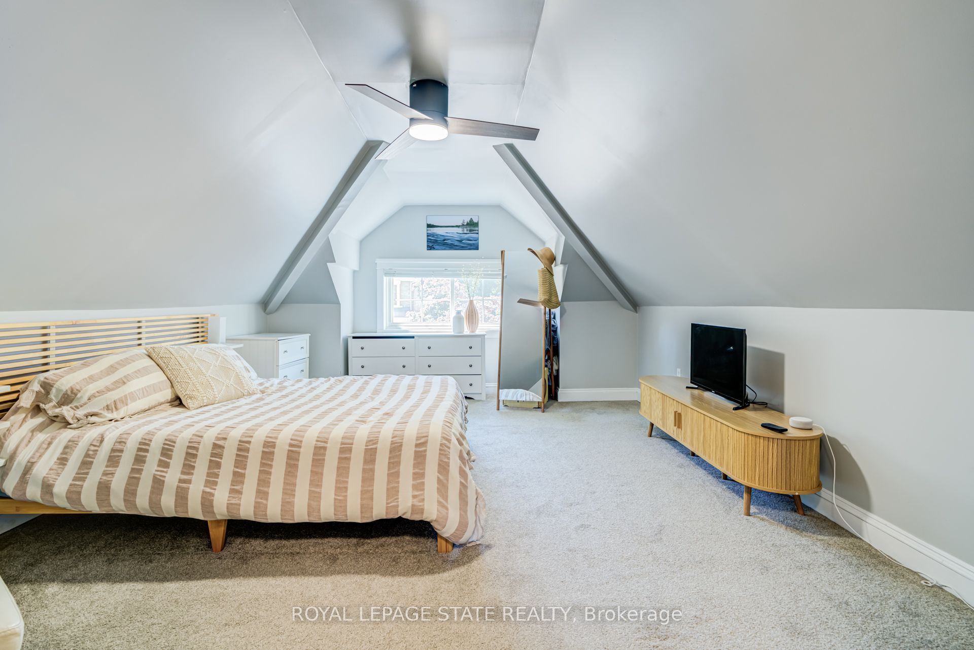 175 Rosslyn Avenue S Property Photo 27