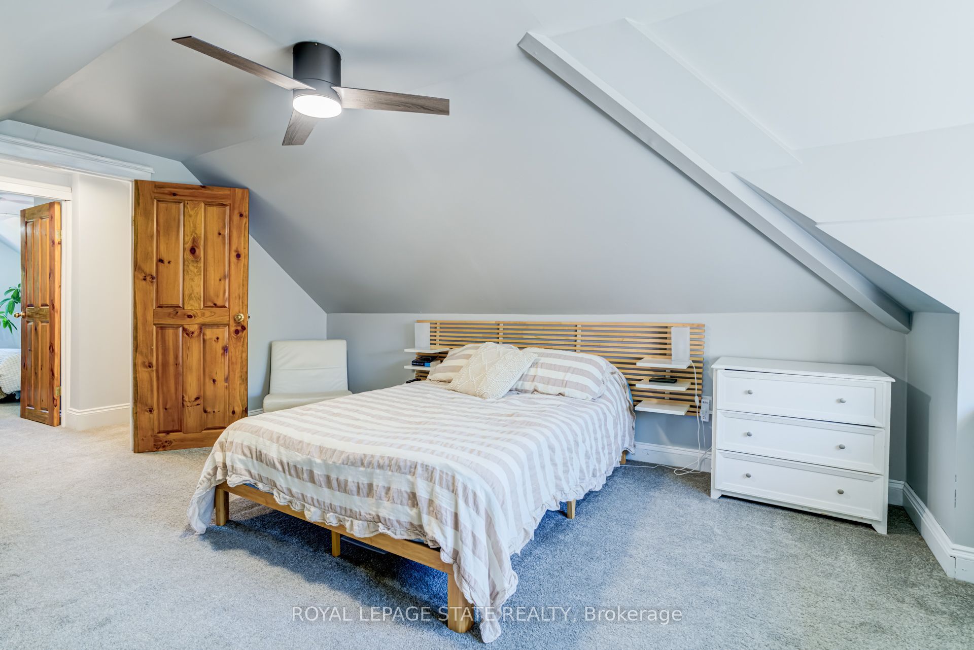 175 Rosslyn Avenue S Property Photo 28