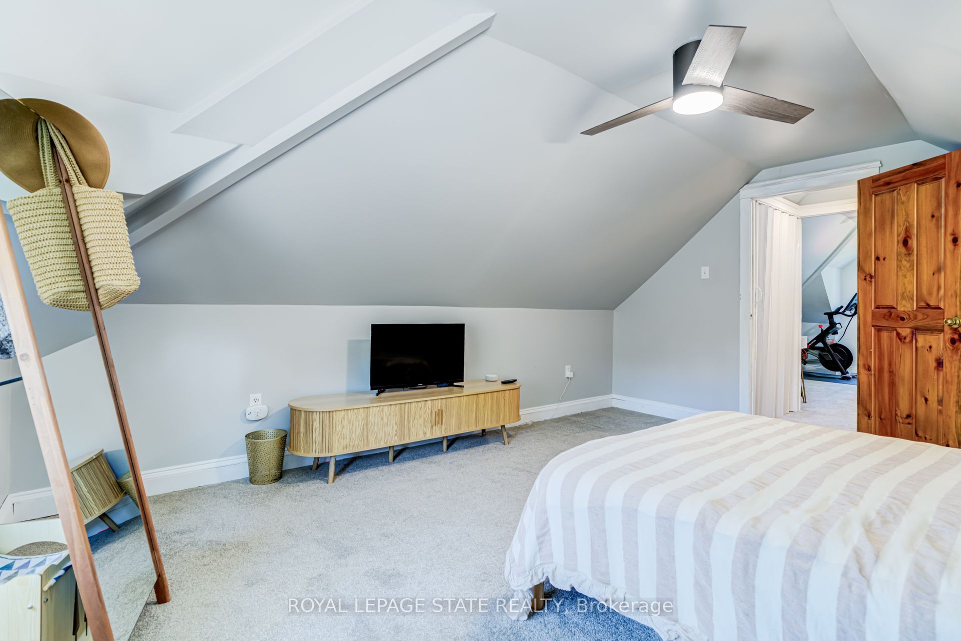 175 Rosslyn Avenue S Property Photo 29