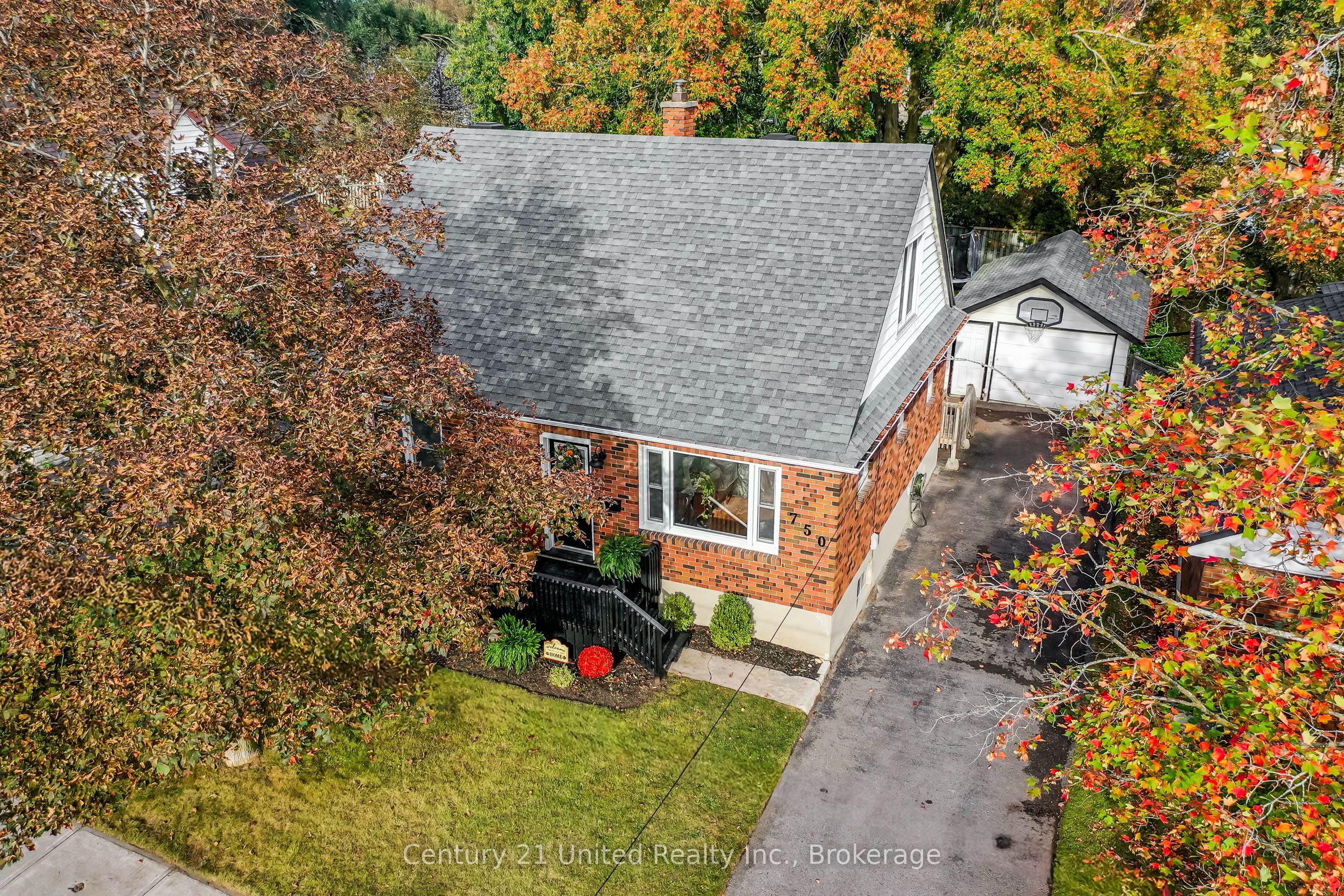 750 Curtis Road Property Photo 4