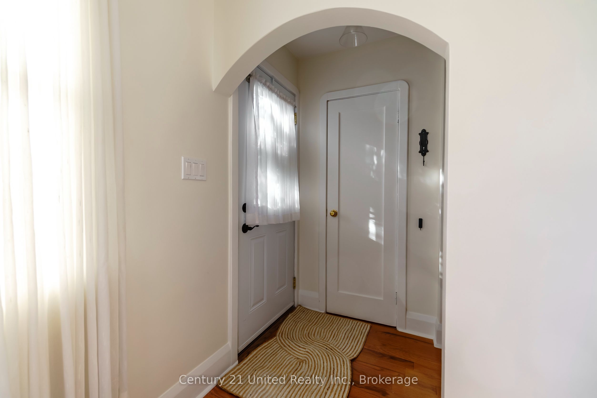 750 Curtis Road Property Photo 5