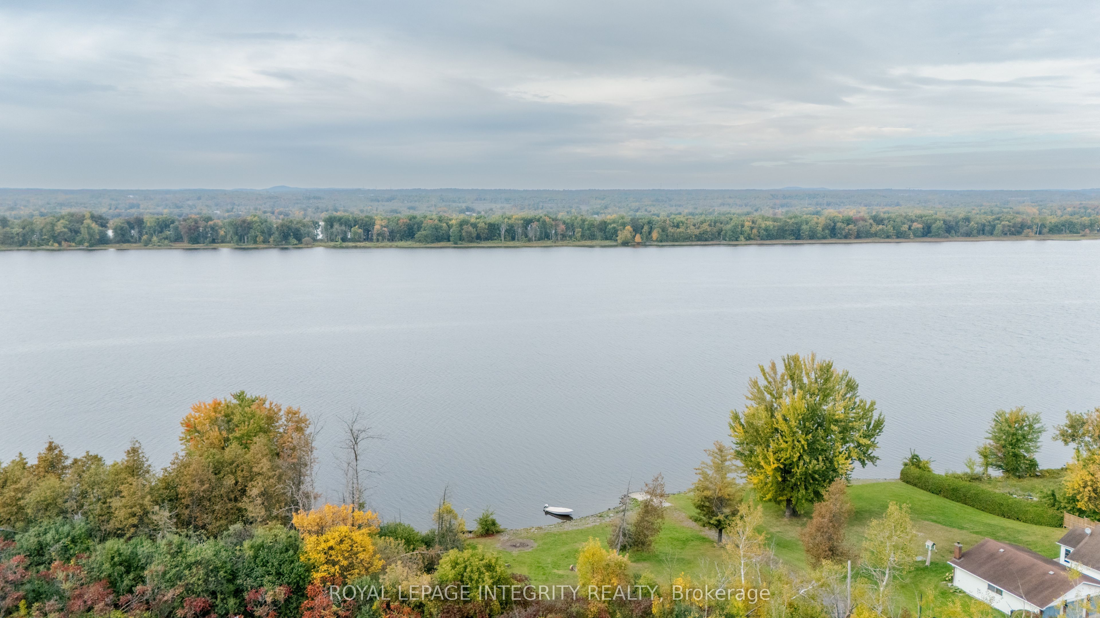 1587 Lilac Lane Property Photo 4