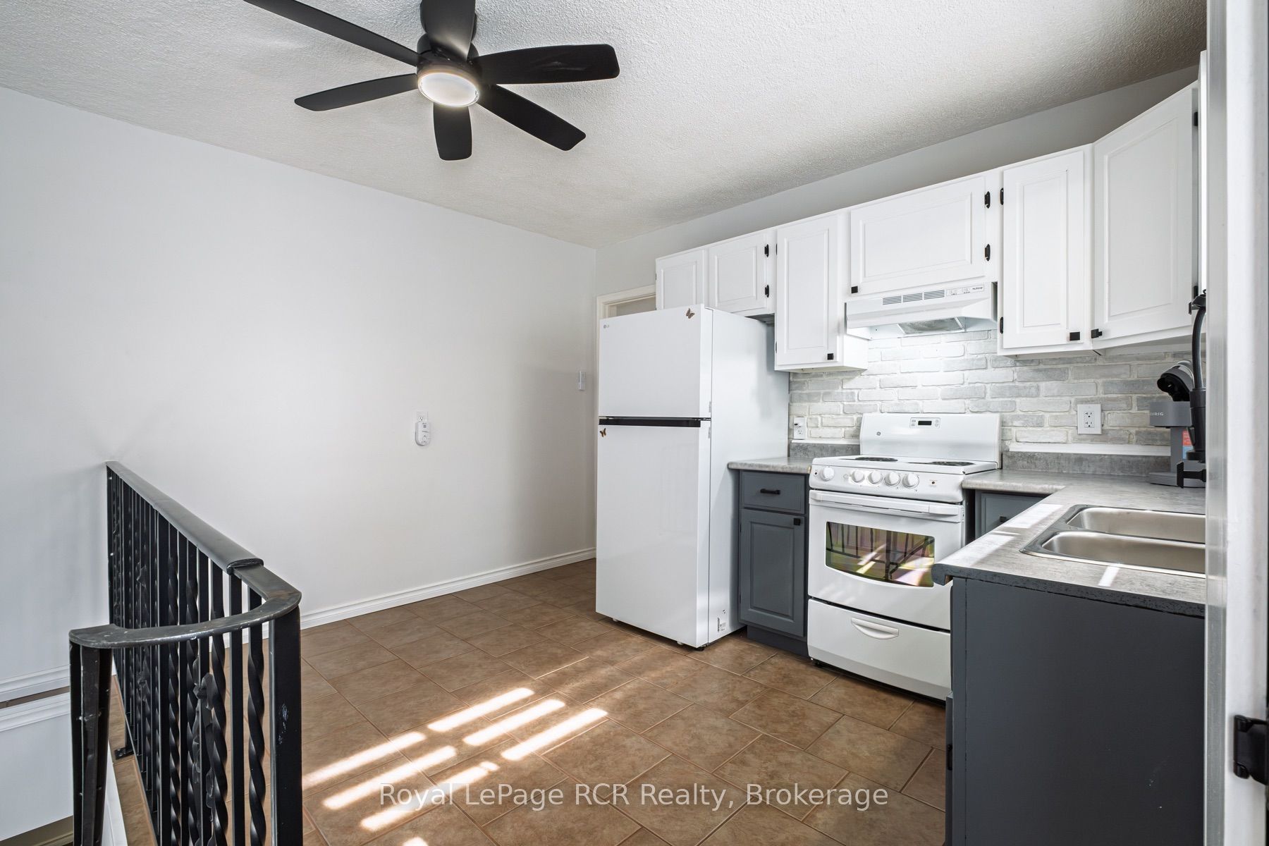 330 Melvin Avenue Property Photo 5