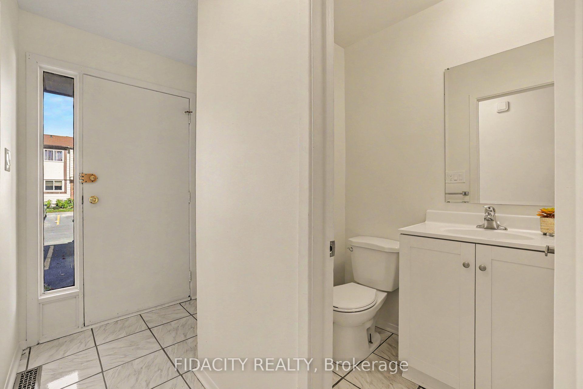 44 Foxfield Drive E Property Photo 2