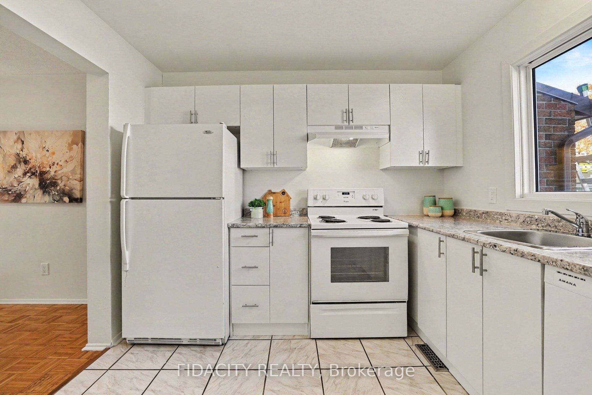 44 Foxfield Drive E Property Photo 3