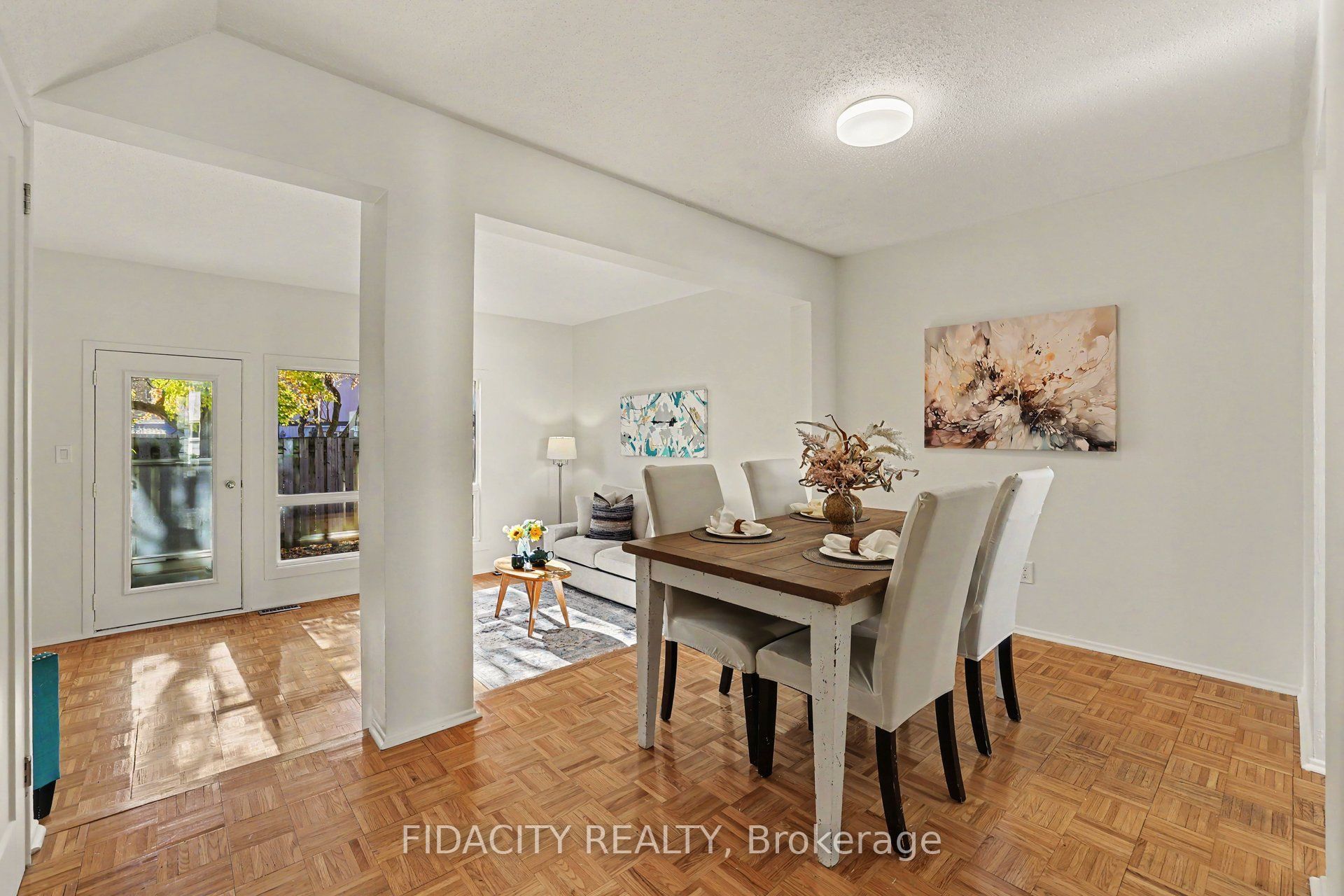44 Foxfield Drive E Property Photo 5