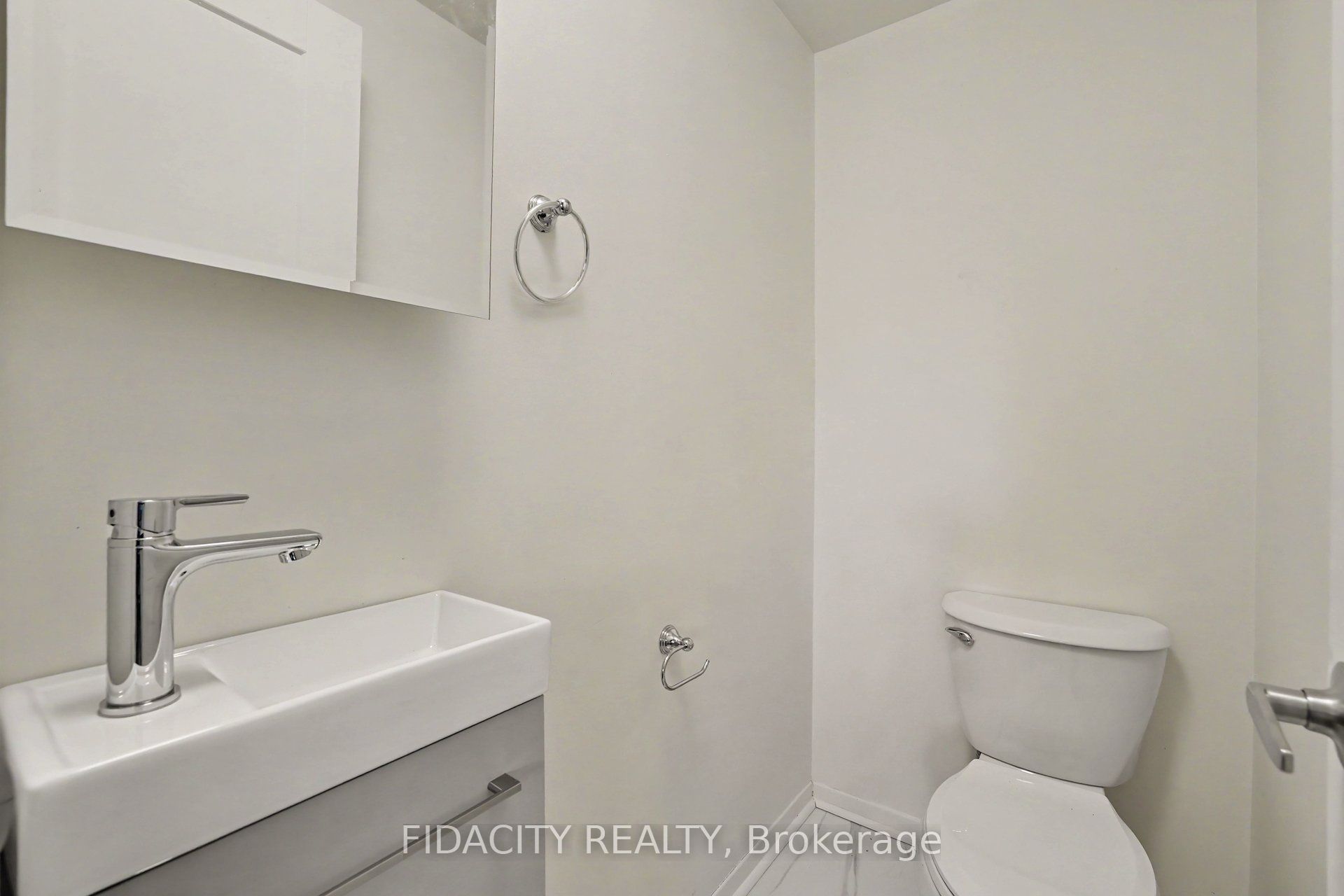 44 Foxfield Drive E Property Photo 15