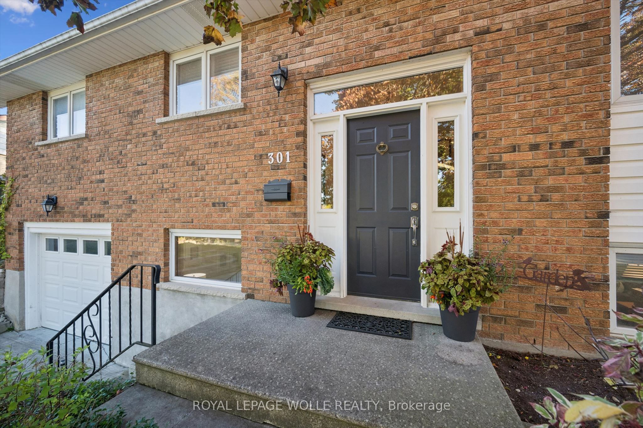 301 Martindale Crescent Property Photo 2