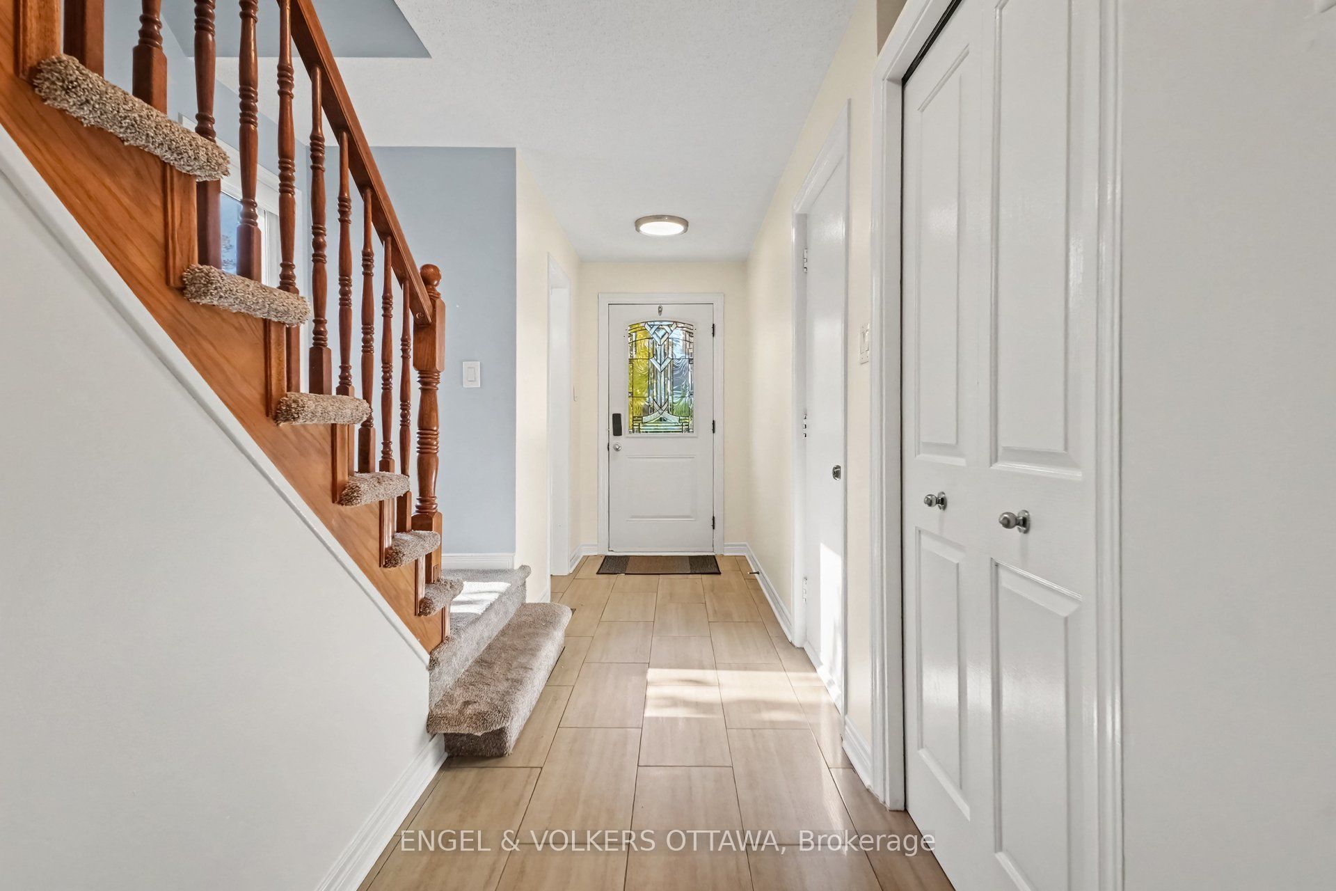 29 Woodbury Crescent Property Photo 3
