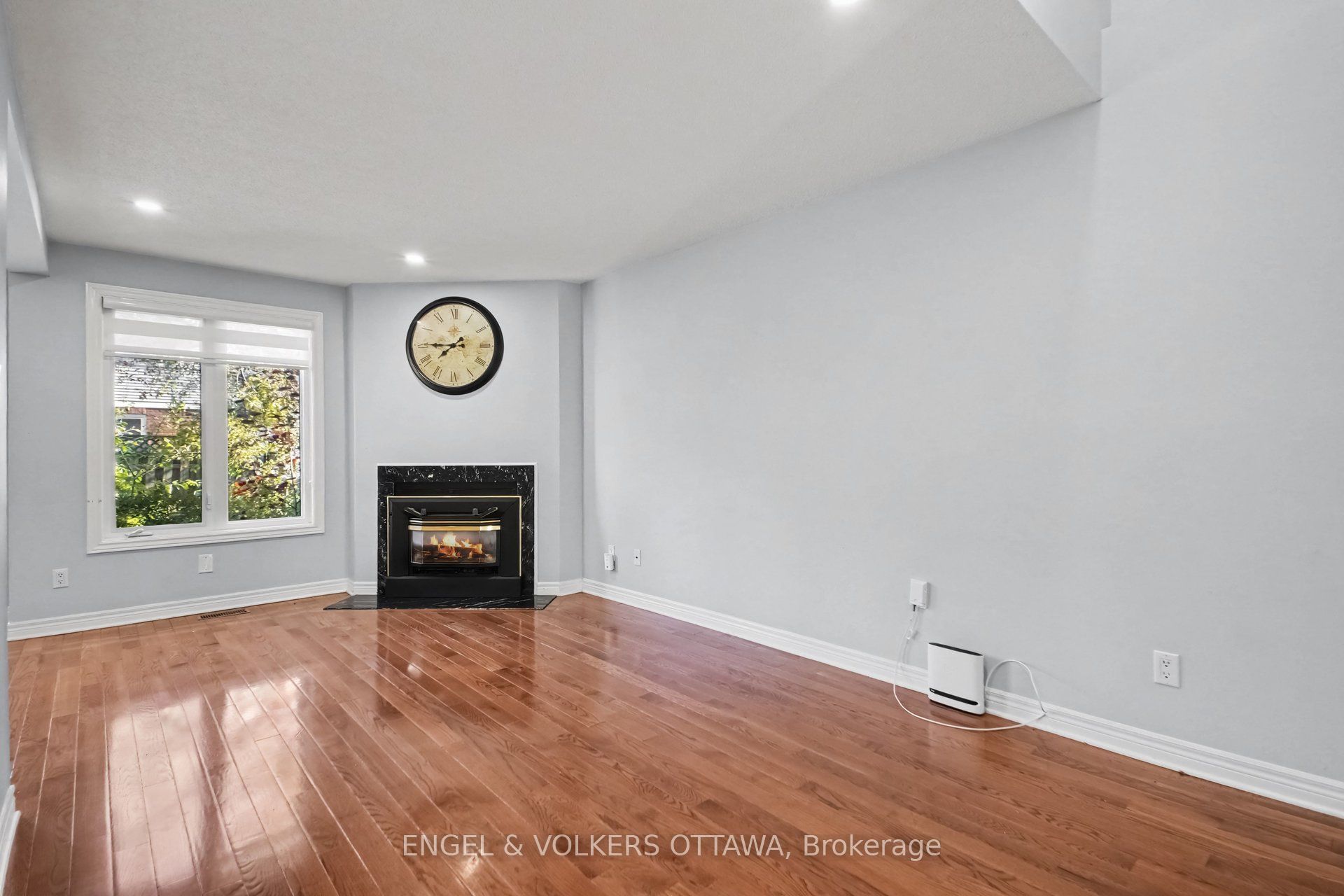 29 Woodbury Crescent Property Photo 7