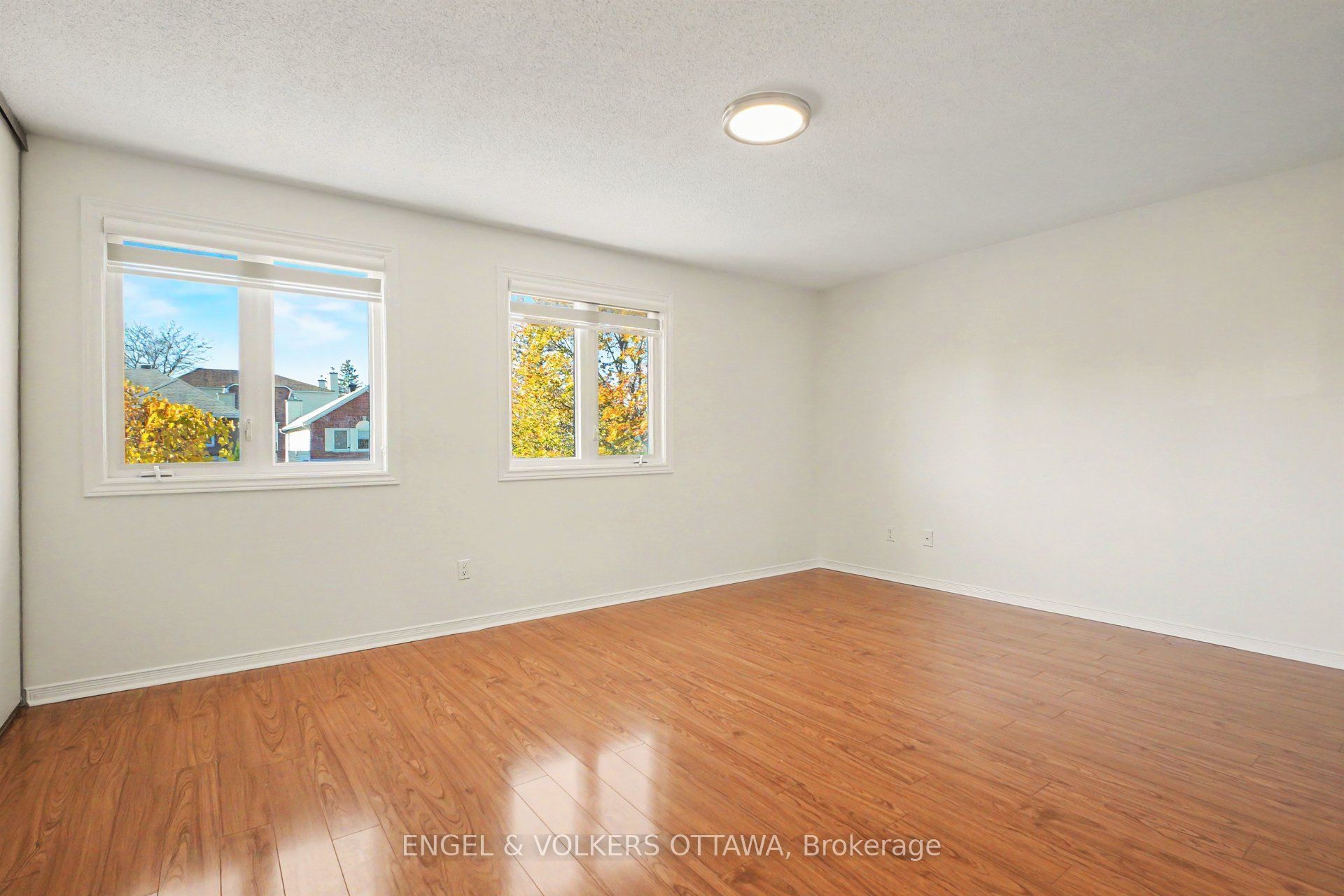 29 Woodbury Crescent Property Photo 20