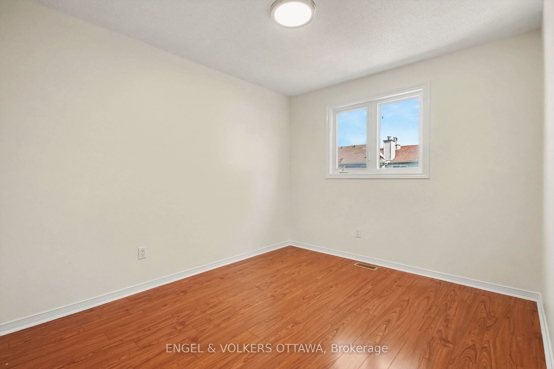29 Woodbury Crescent Property Photo 22