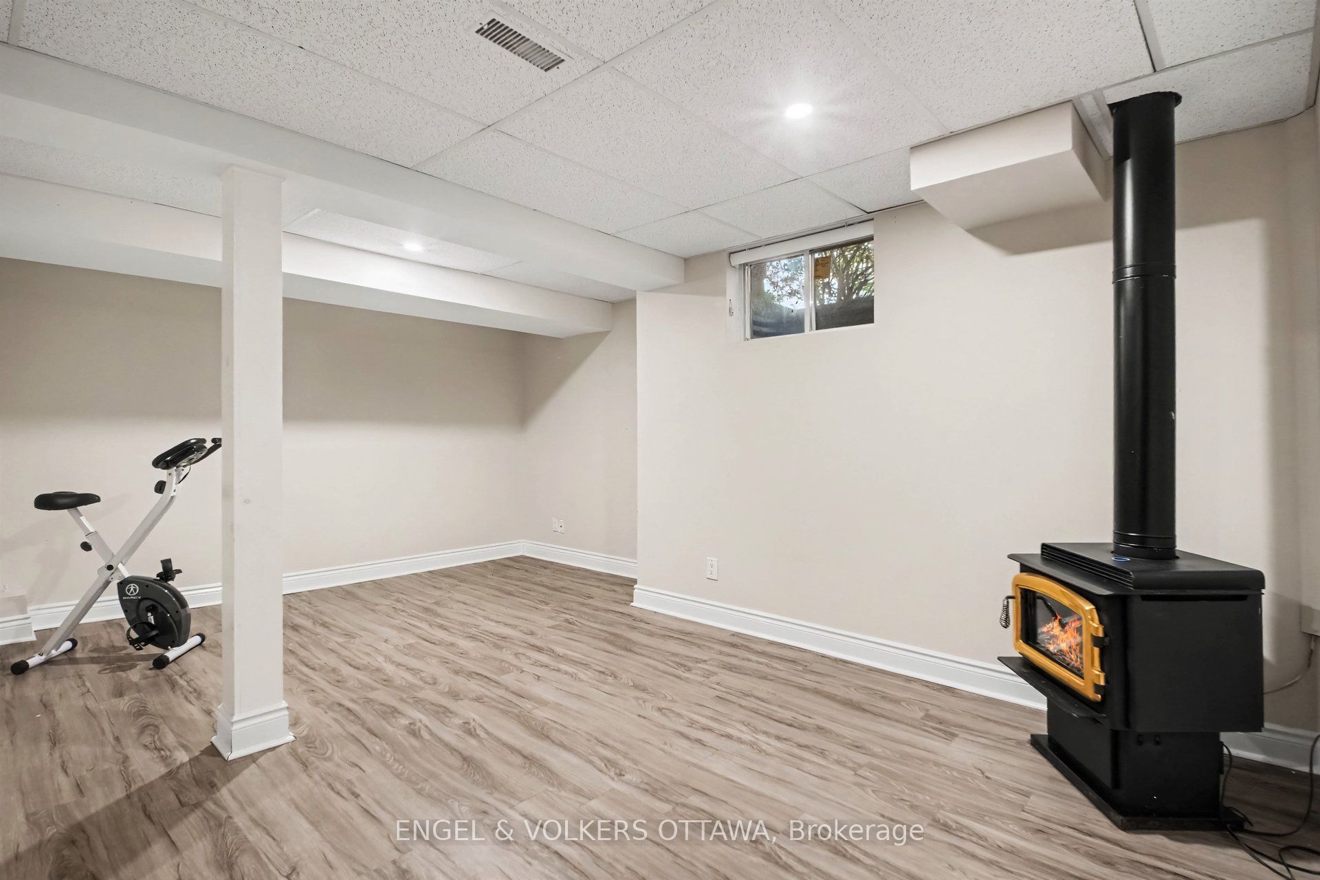 29 Woodbury Crescent Property Photo 24