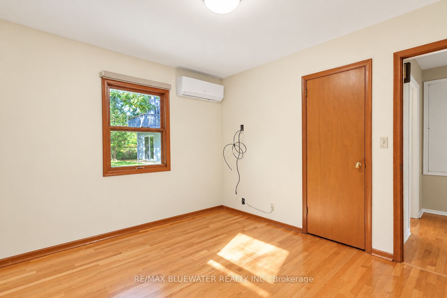 10138 Edmonds Boulevard Property Photo 15