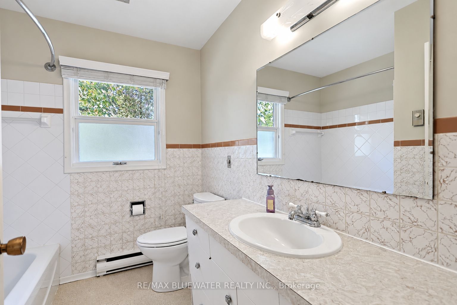 10138 Edmonds Boulevard Property Photo 17