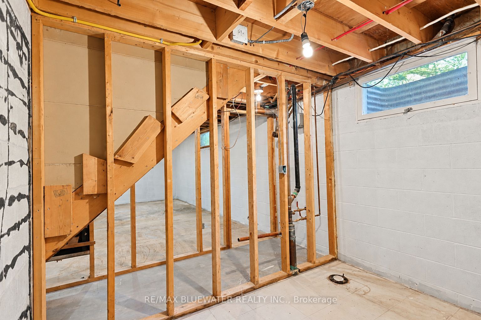10138 Edmonds Boulevard Property Photo 21