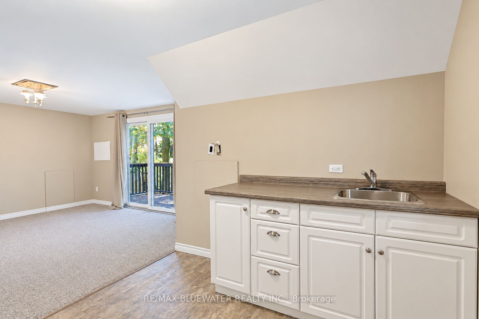 10138 Edmonds Boulevard Property Photo 31