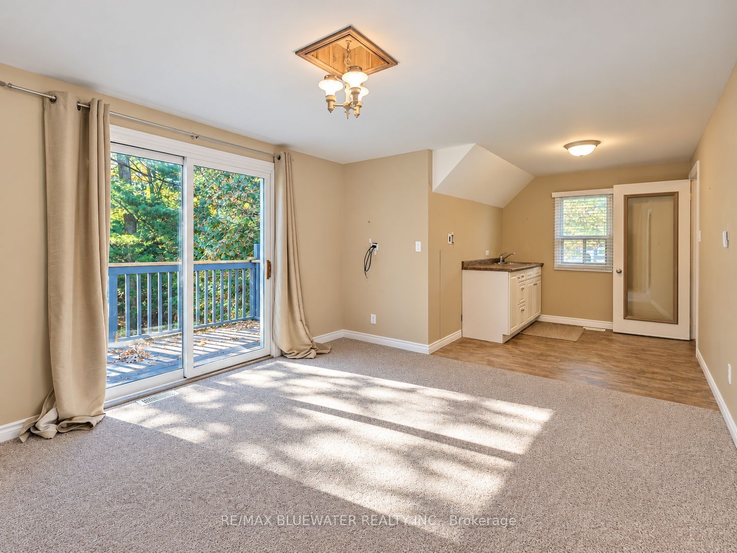 10138 Edmonds Boulevard Property Photo 32