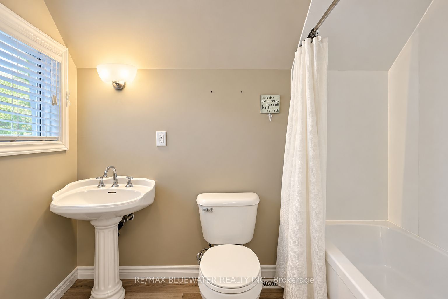 10138 Edmonds Boulevard Property Photo 39