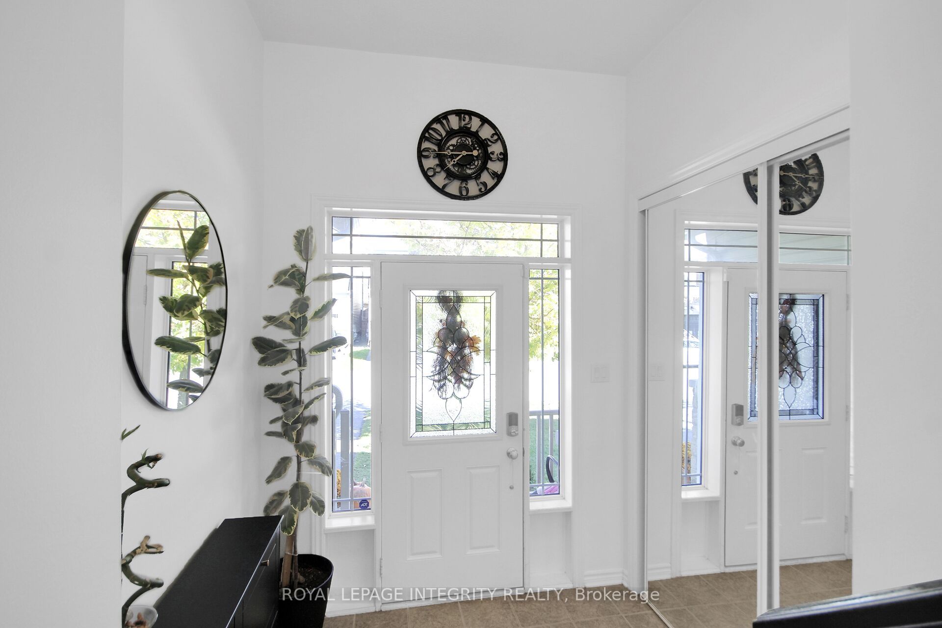 622 Silver Spruce Way Property Photo 3