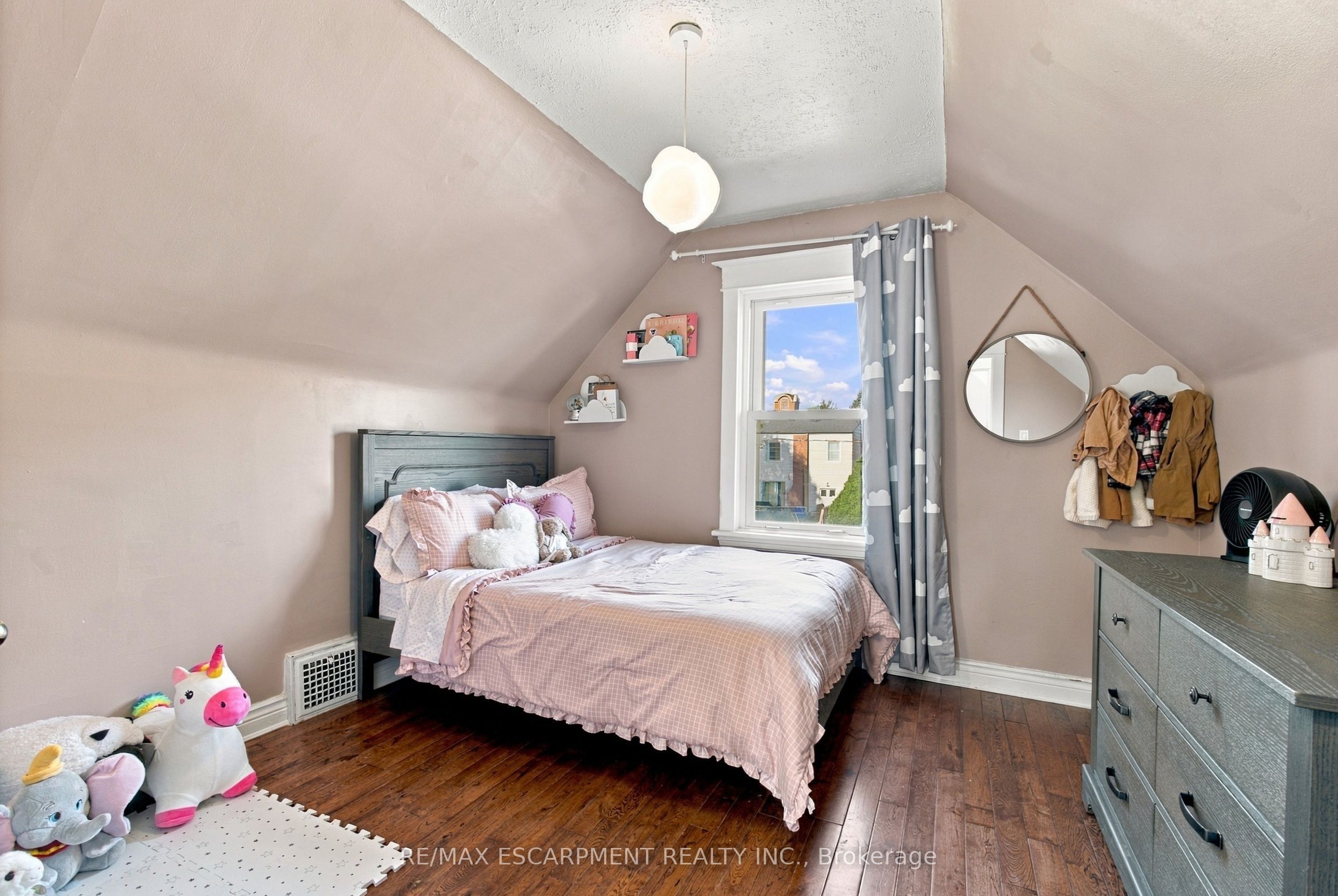 153 Albany Avenue Property Photo 18