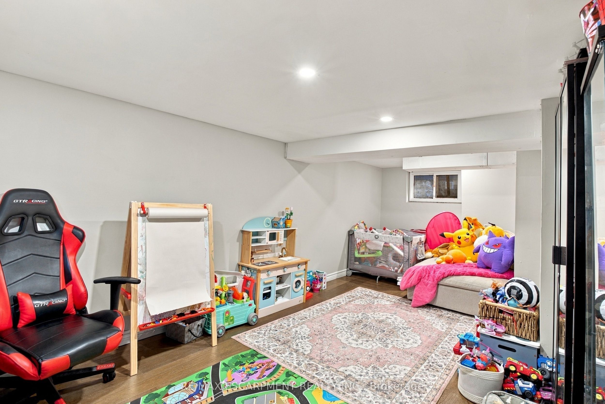 153 Albany Avenue Property Photo 20