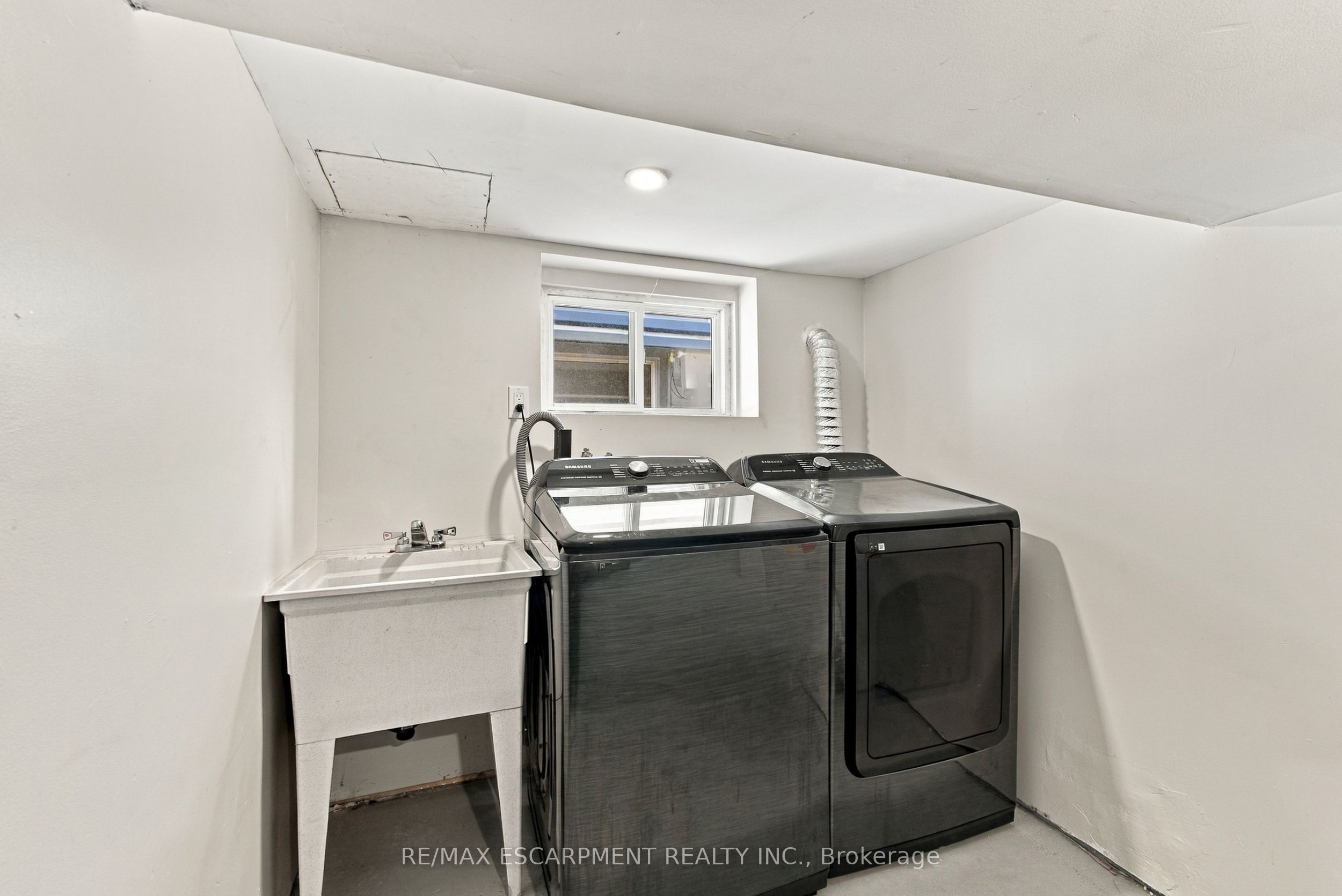 153 Albany Avenue Property Photo 22