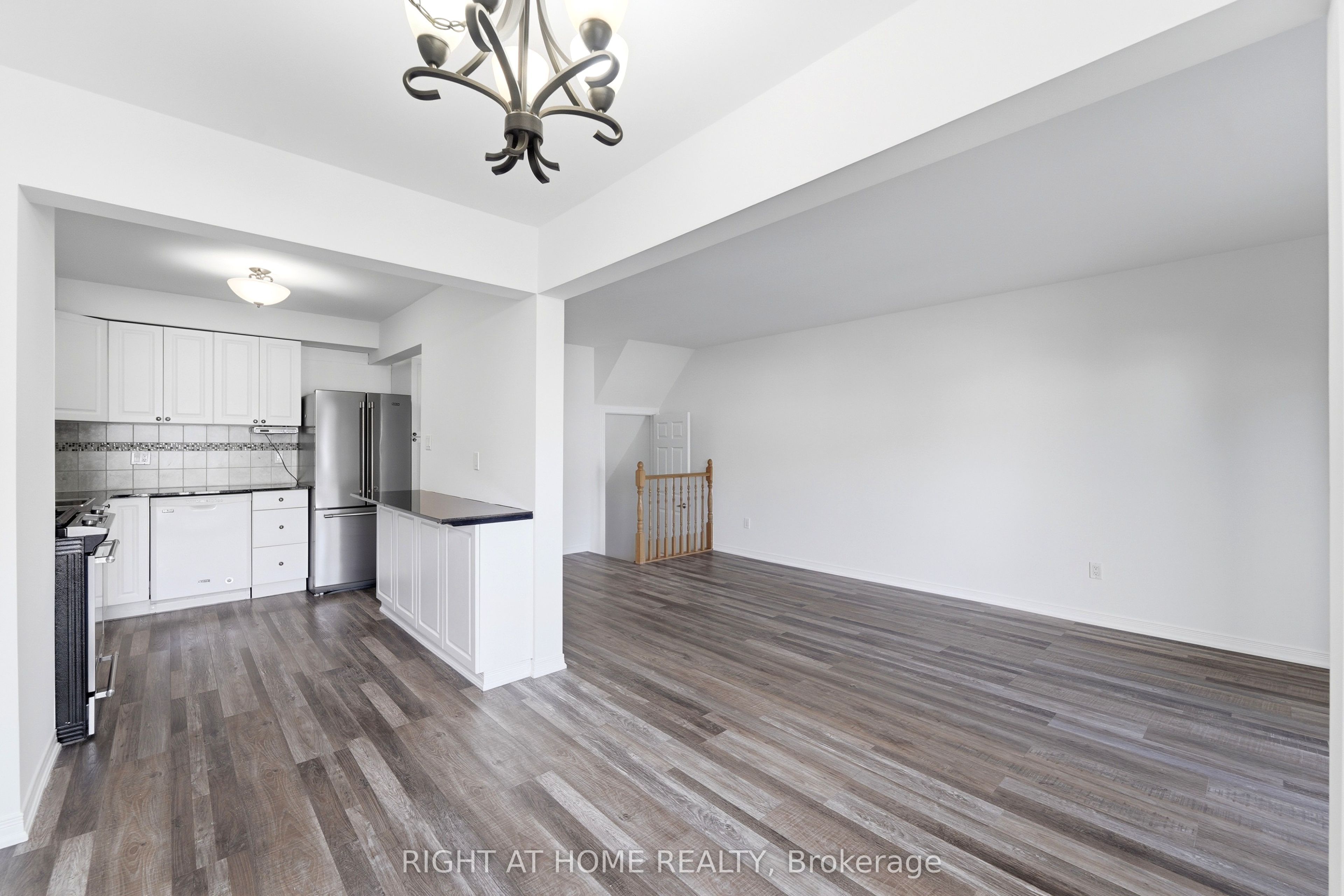 591 Eighth E 13 Property Photo 10