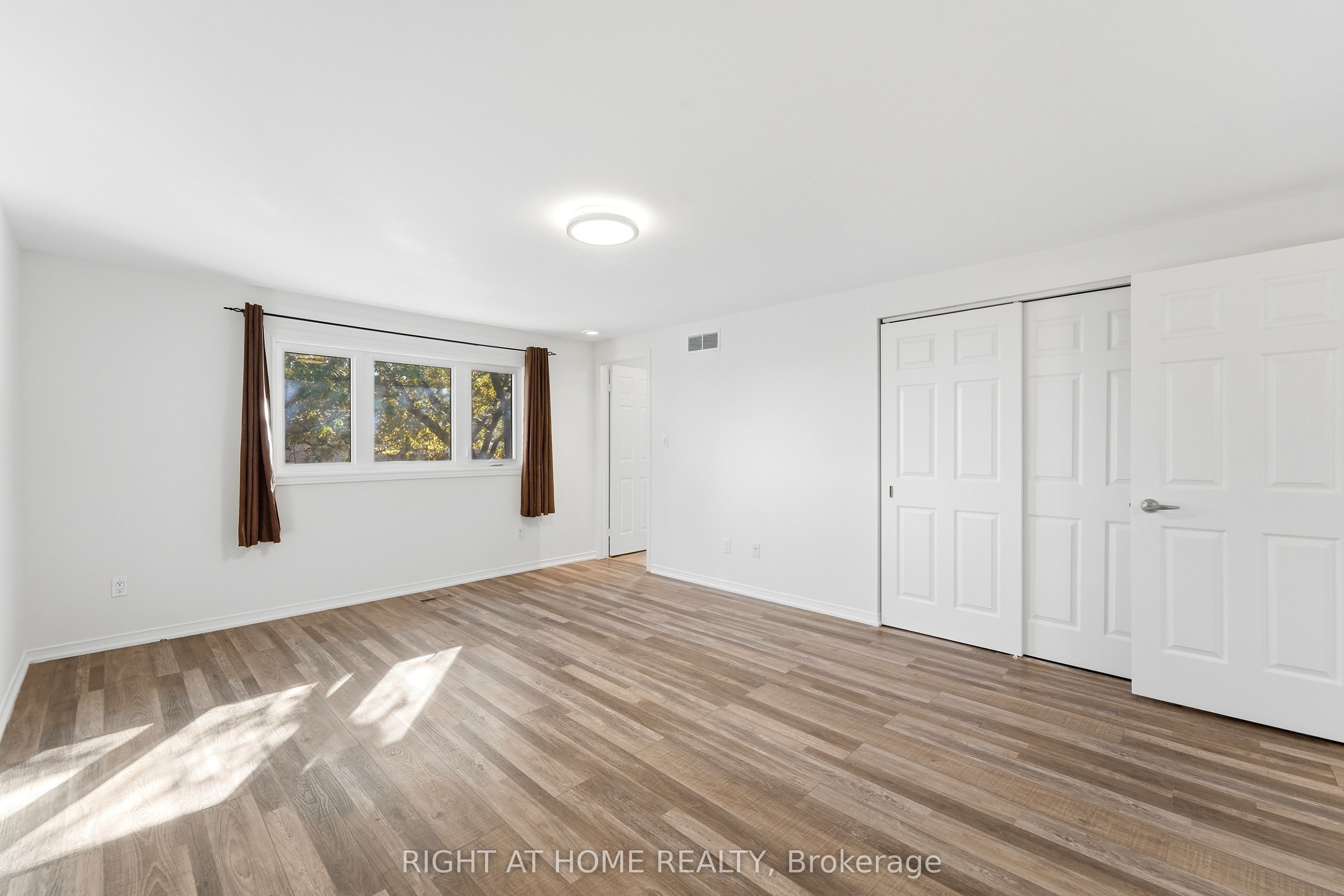 591 Eighth E 13 Property Photo 18