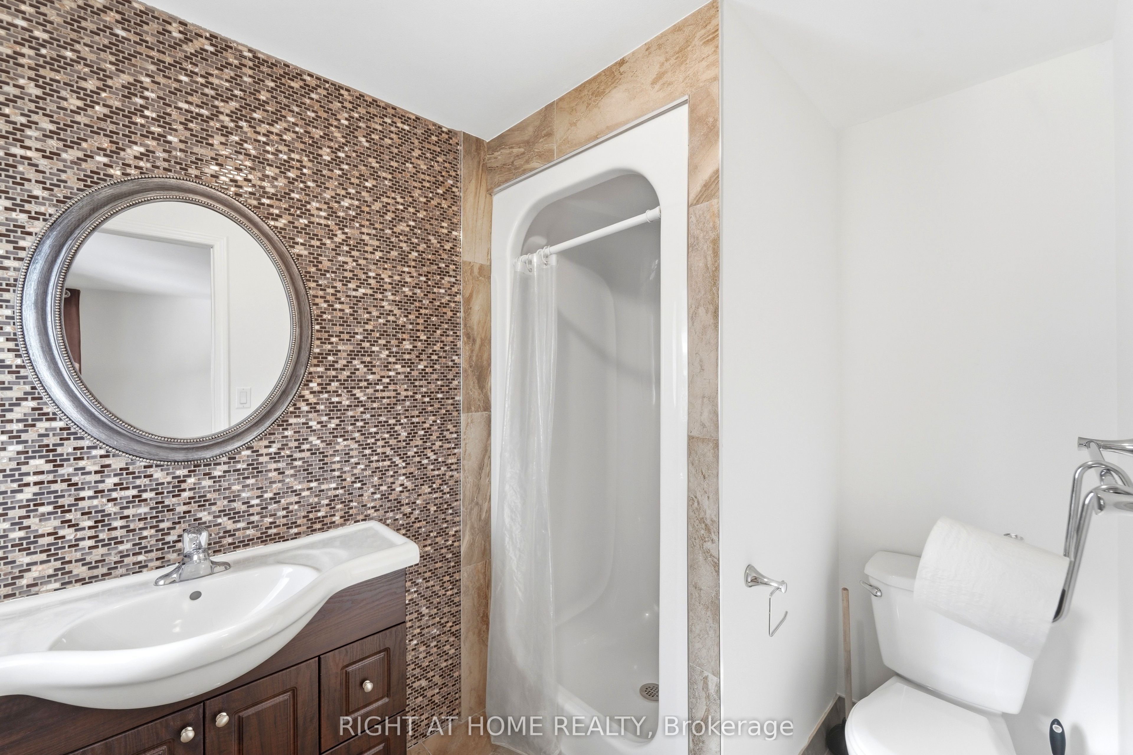 591 Eighth E 13 Property Photo 21
