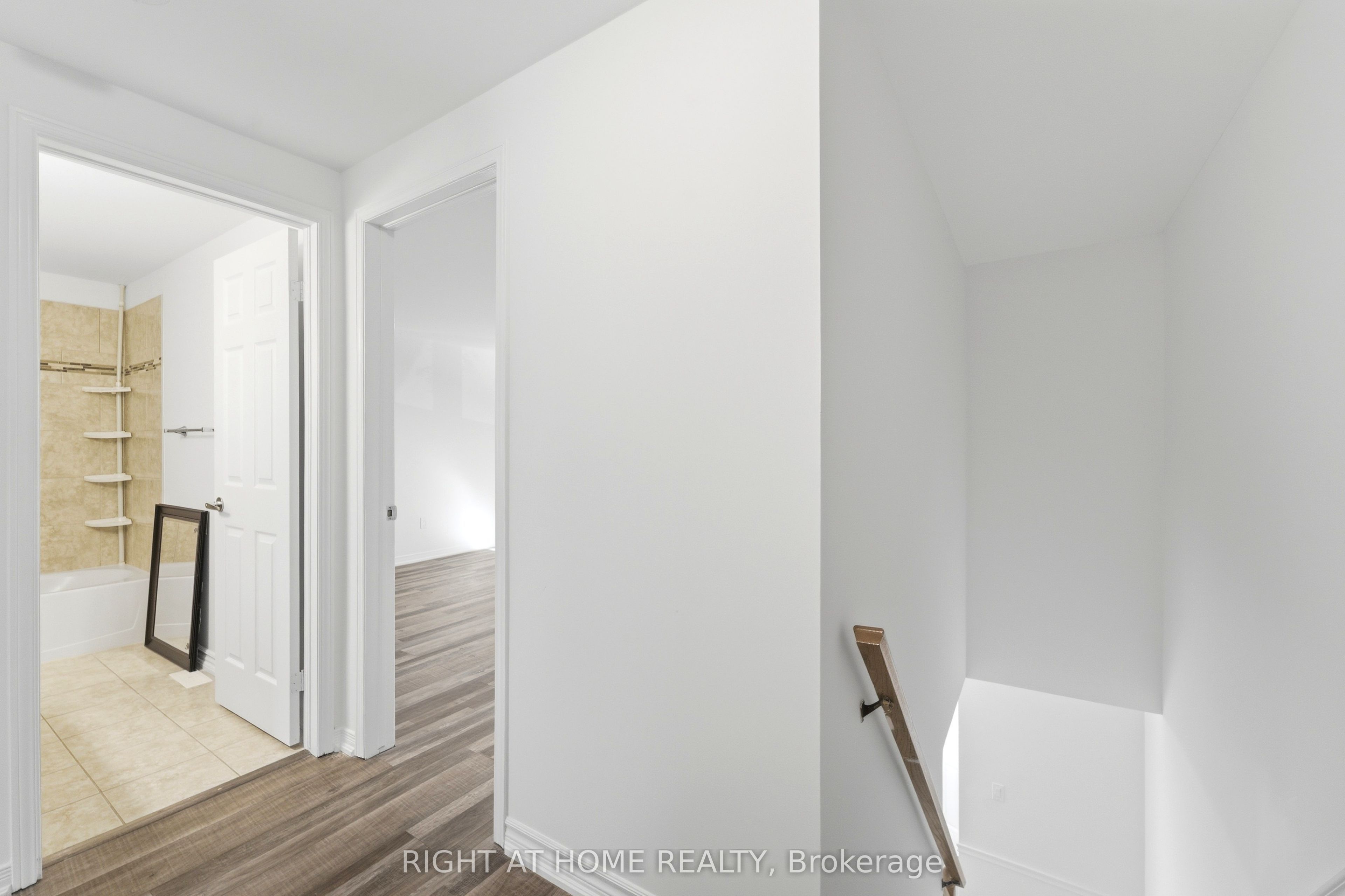 591 Eighth E 13 Property Photo 23