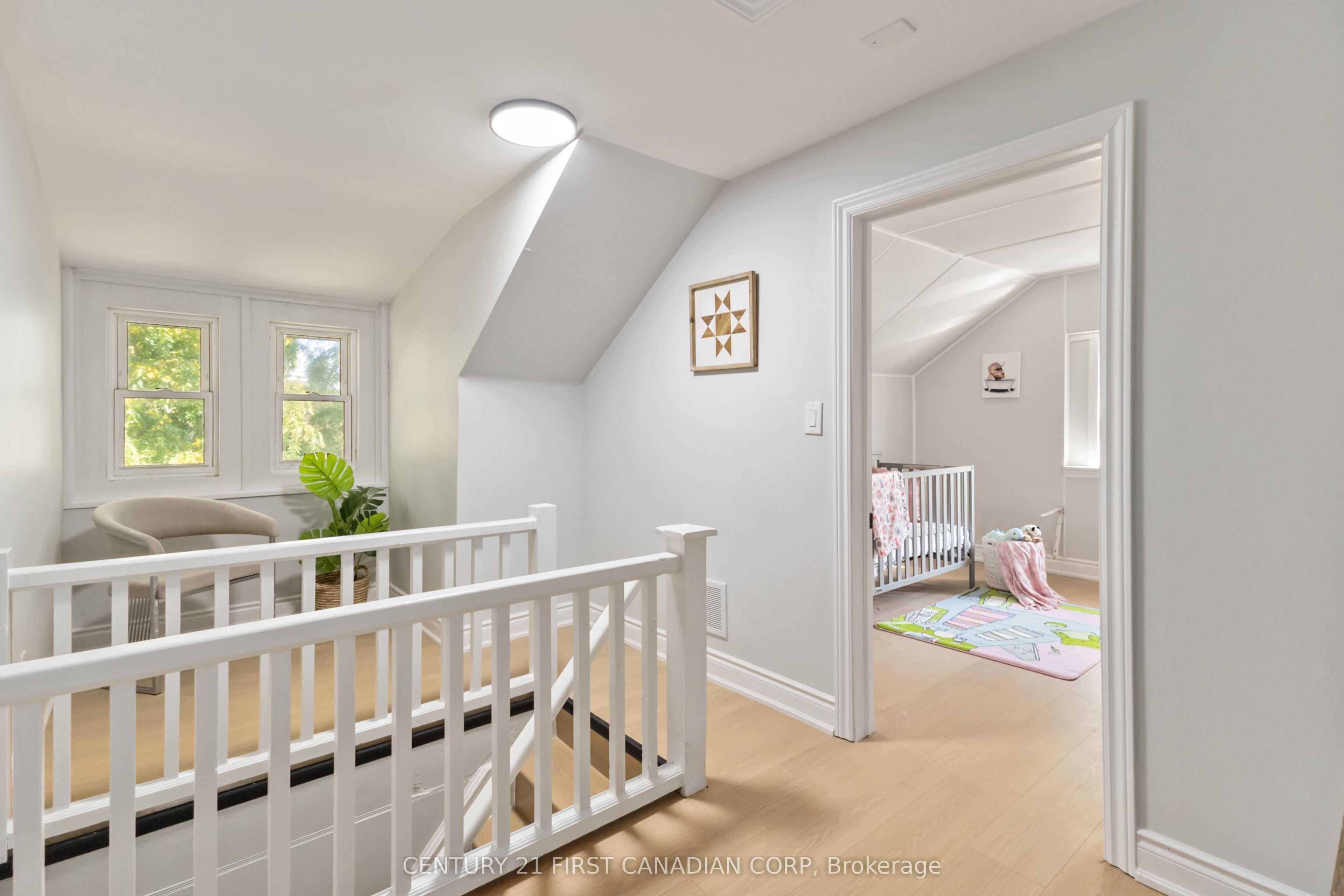 122 Windsor Crescent Main Property Photo 14