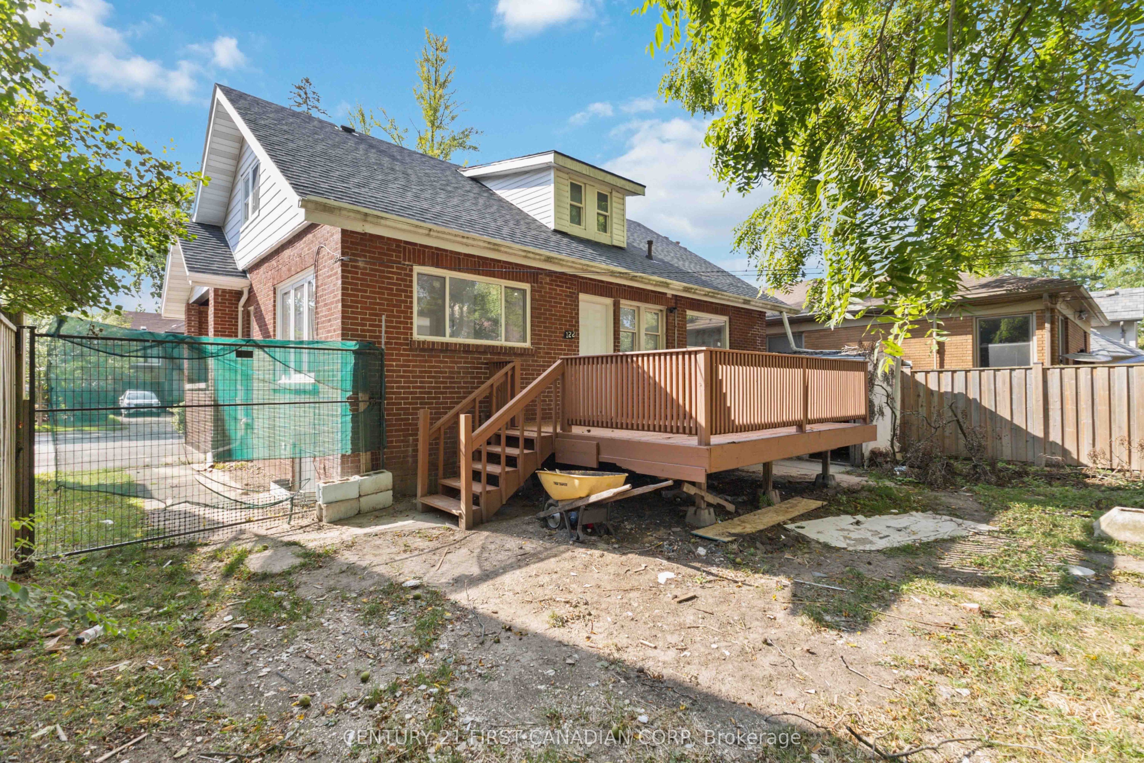 122 Windsor Crescent Main Property Photo 20