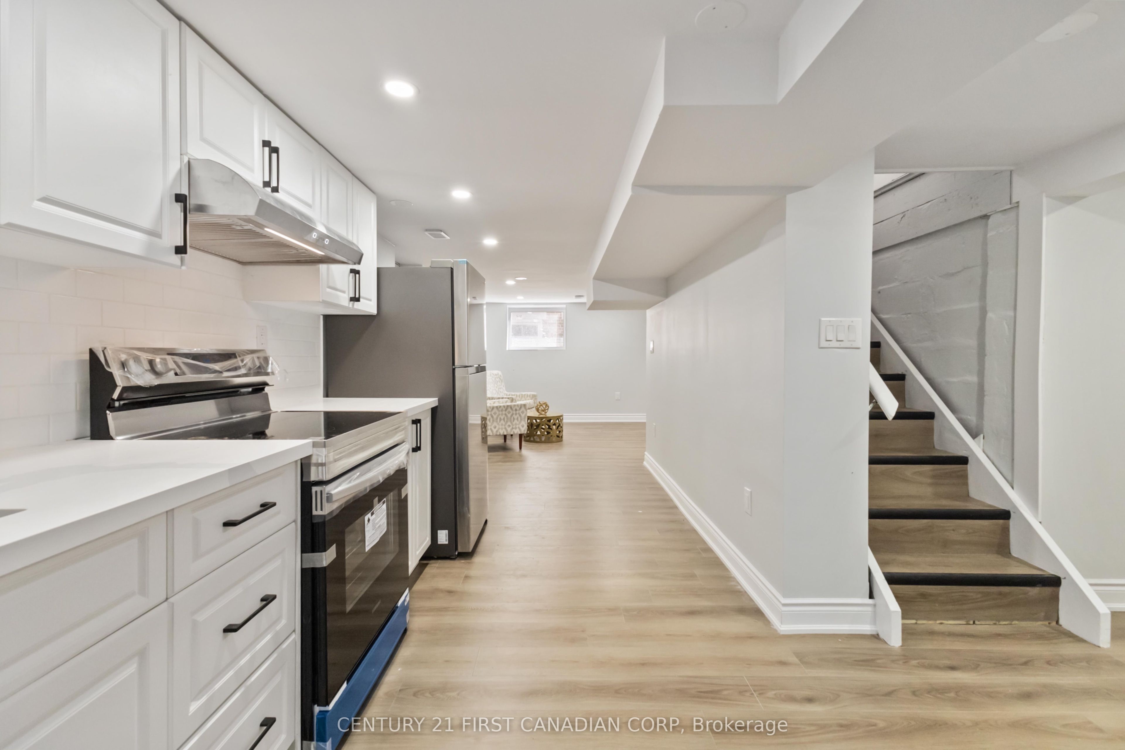 122 Windsor Crescent Main Property Photo 26