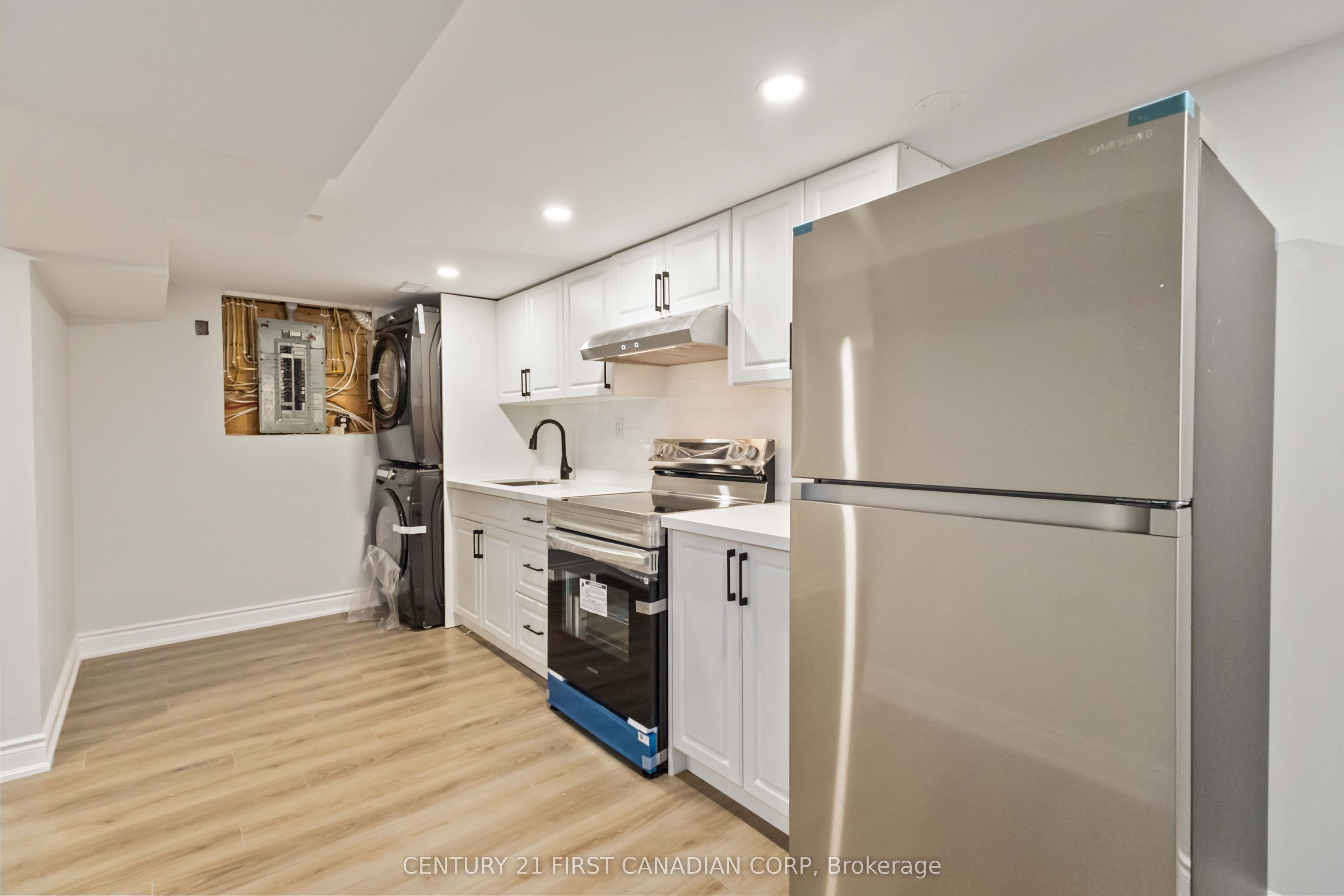 122 Windsor Crescent Property Photo 23