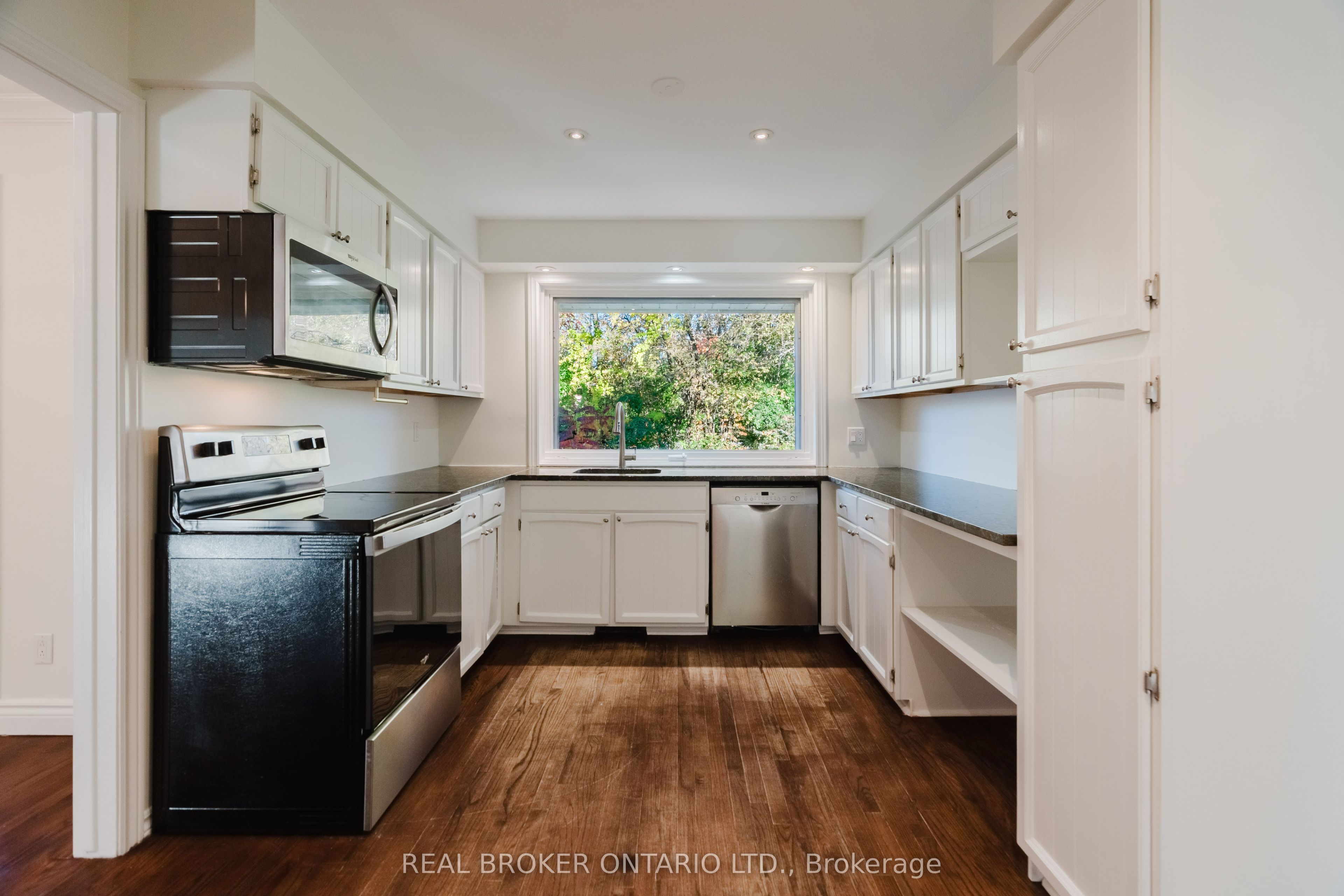 905 Plante Drive Property Photo 10