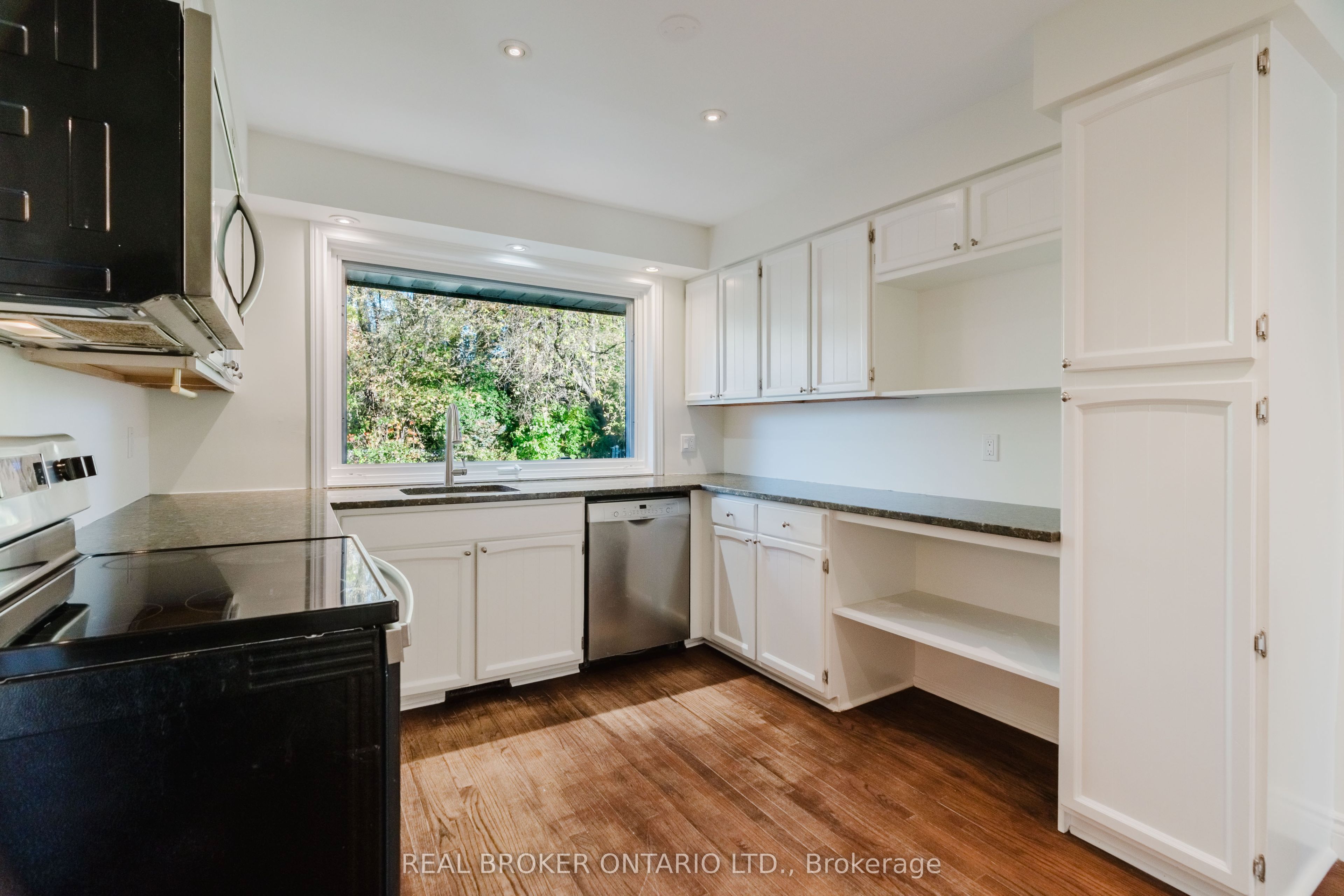 905 Plante Drive Property Photo 11