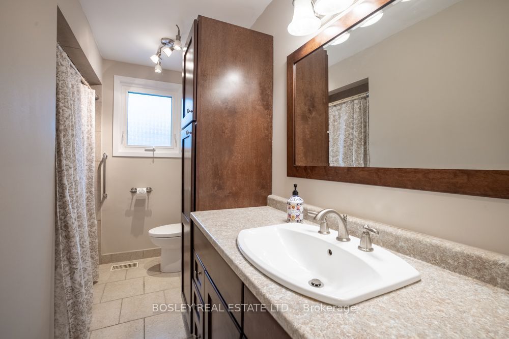 14 Ameer Drive Property Photo 23