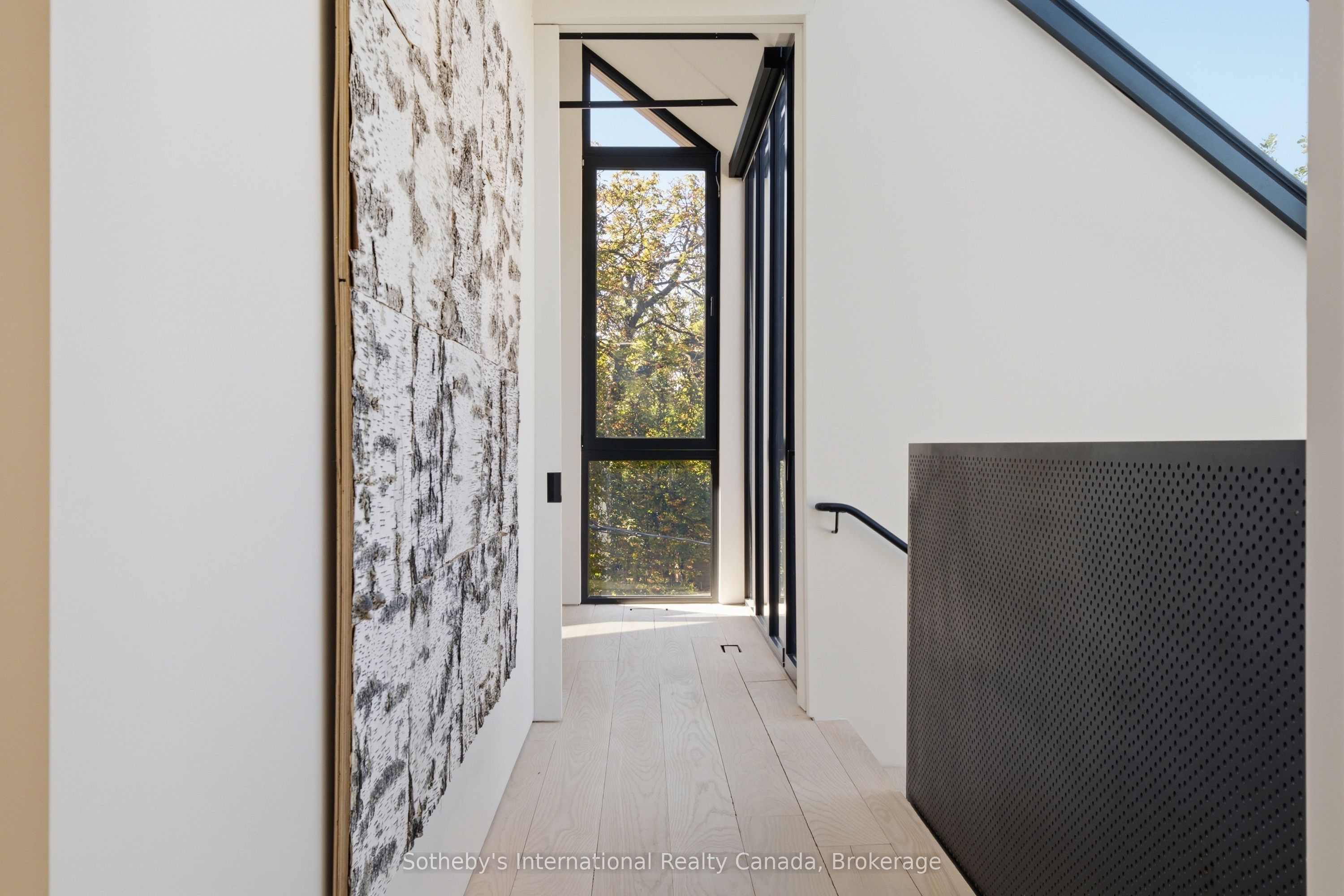 32 Ahrens Street W Property Photo 25