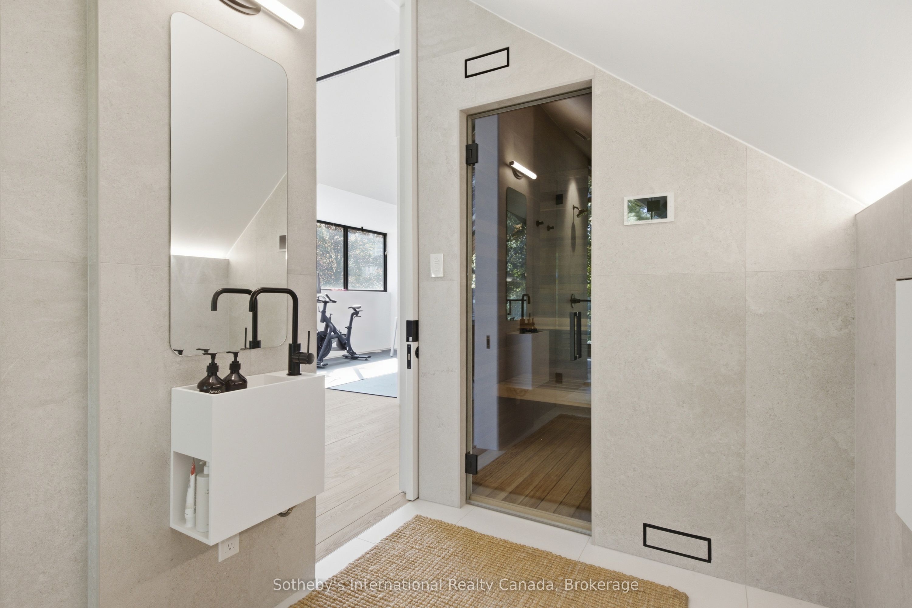 32 Ahrens Street W Property Photo 29