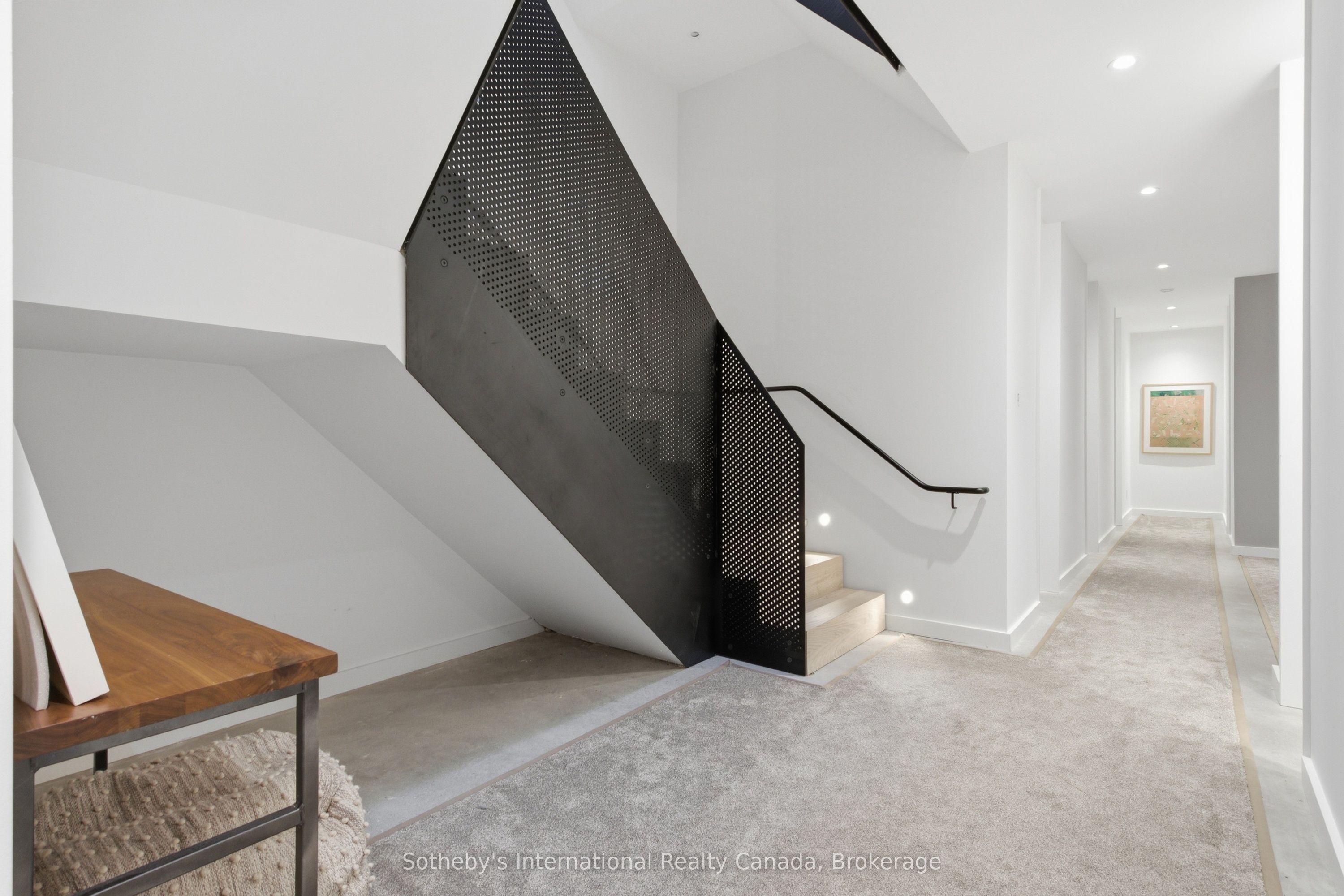 32 Ahrens Street W Property Photo 34